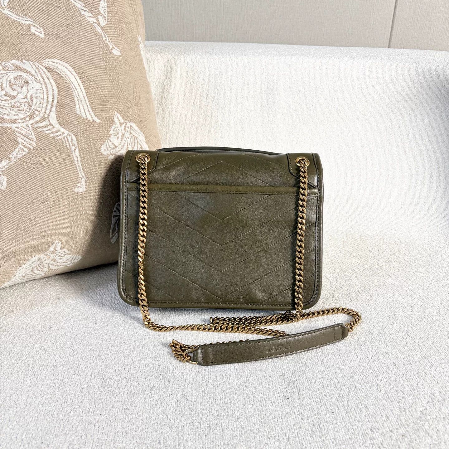 Saint Laurent Paris Pre-loved Bag Very good condition Size ONE SIZE - 3 Thumbnail