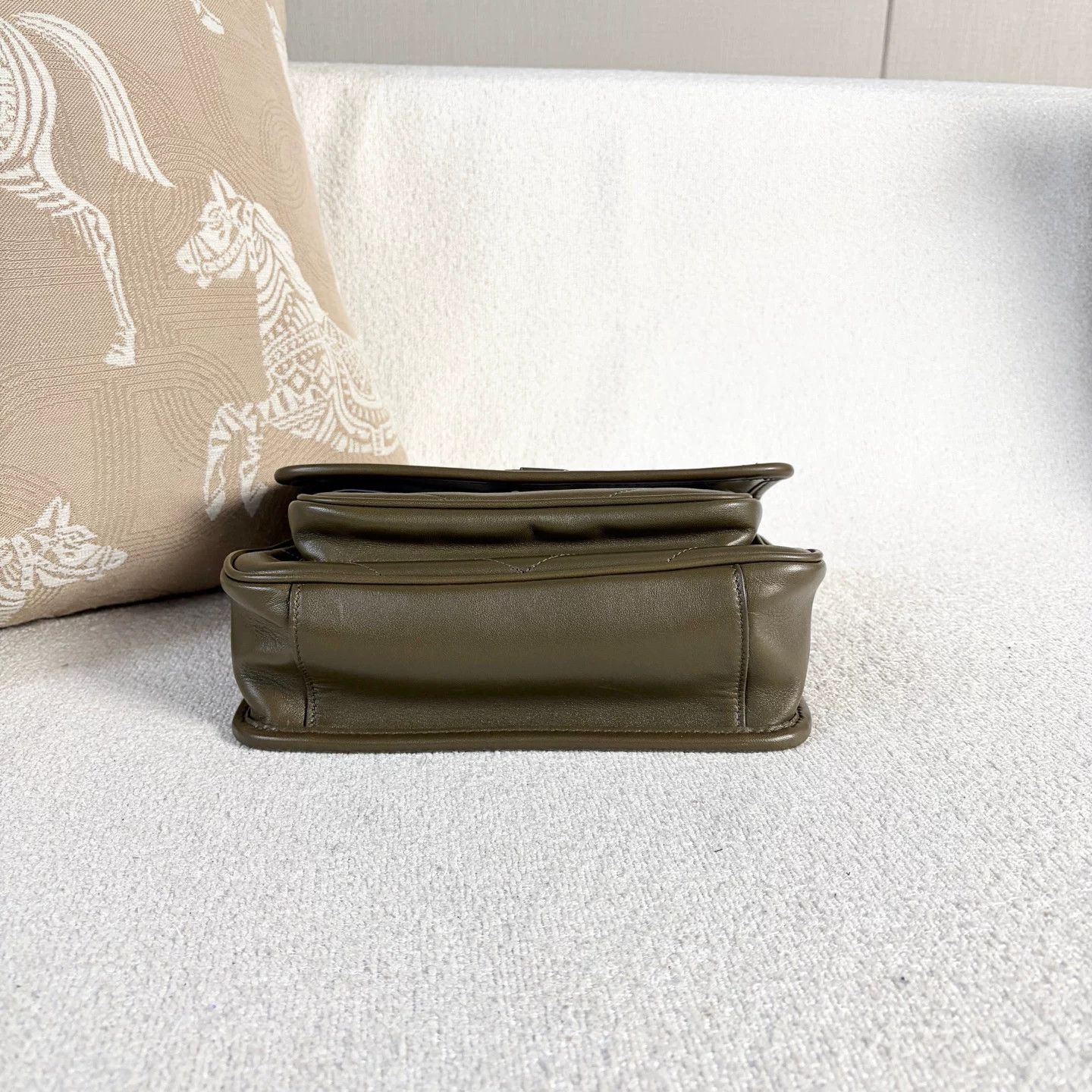 Saint Laurent Paris Pre-loved Bag Very good condition Size ONE SIZE - 5 Thumbnail