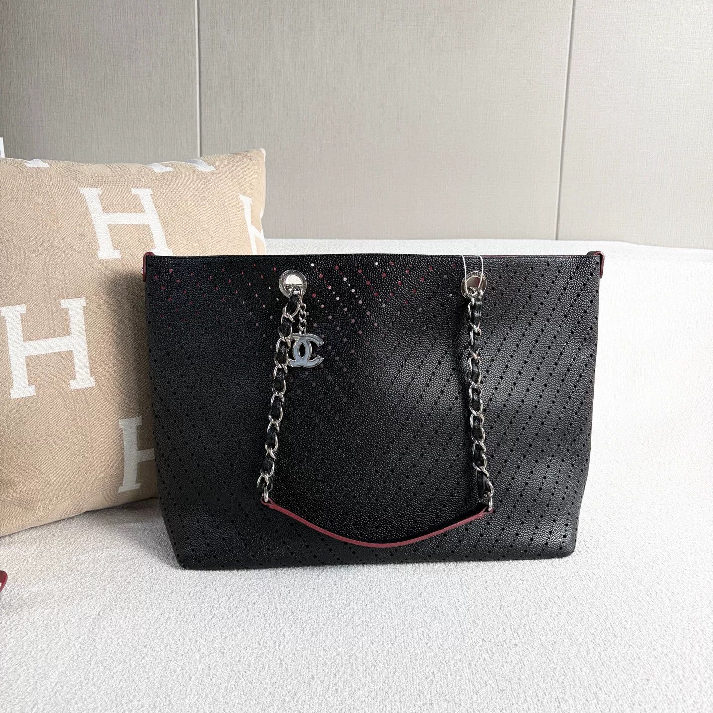 Chanel Pre-loved Bag Very good condition Size ONE SIZE - 2 Thumbnail