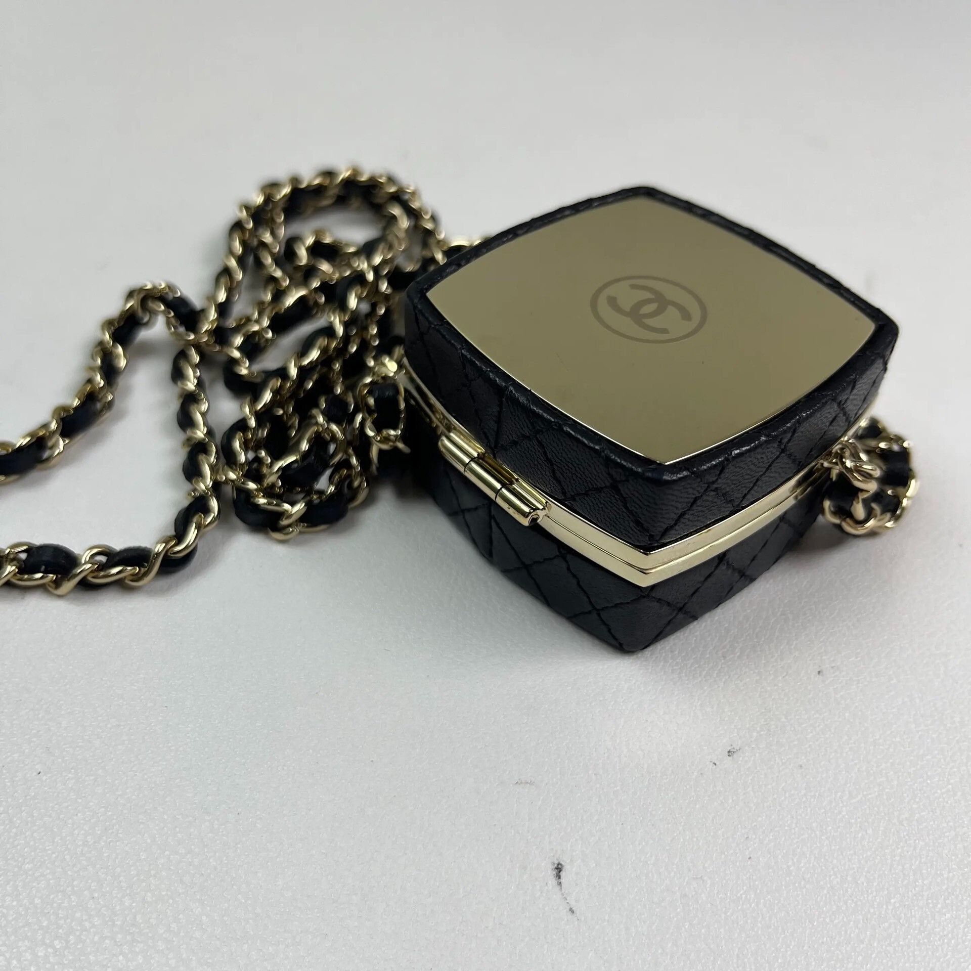 Chanel Pre-loved Bag Very good condition Size ONE SIZE - 5 Thumbnail
