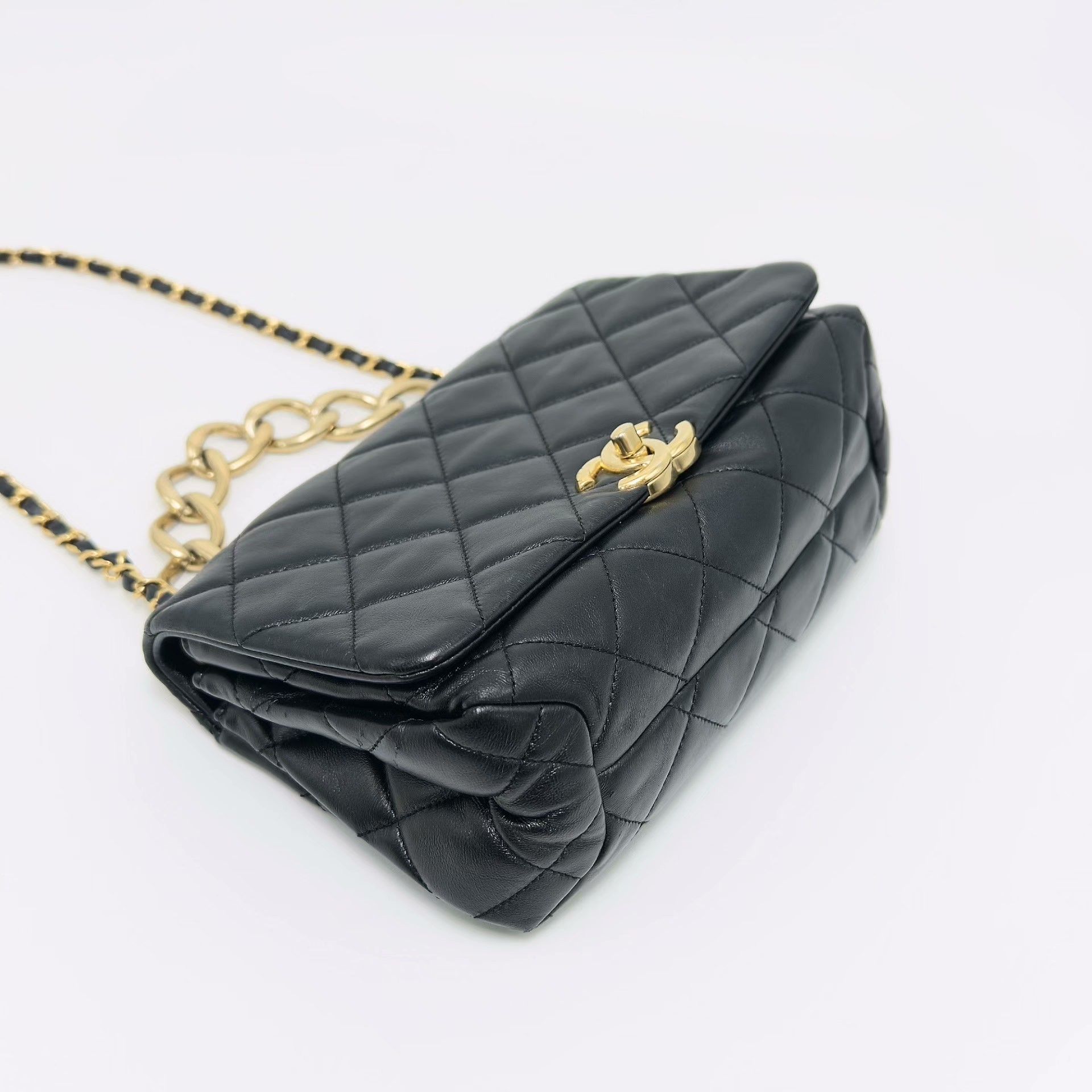 Chanel Pre-loved Bag Very good condition Size ONE SIZE - 4 Thumbnail