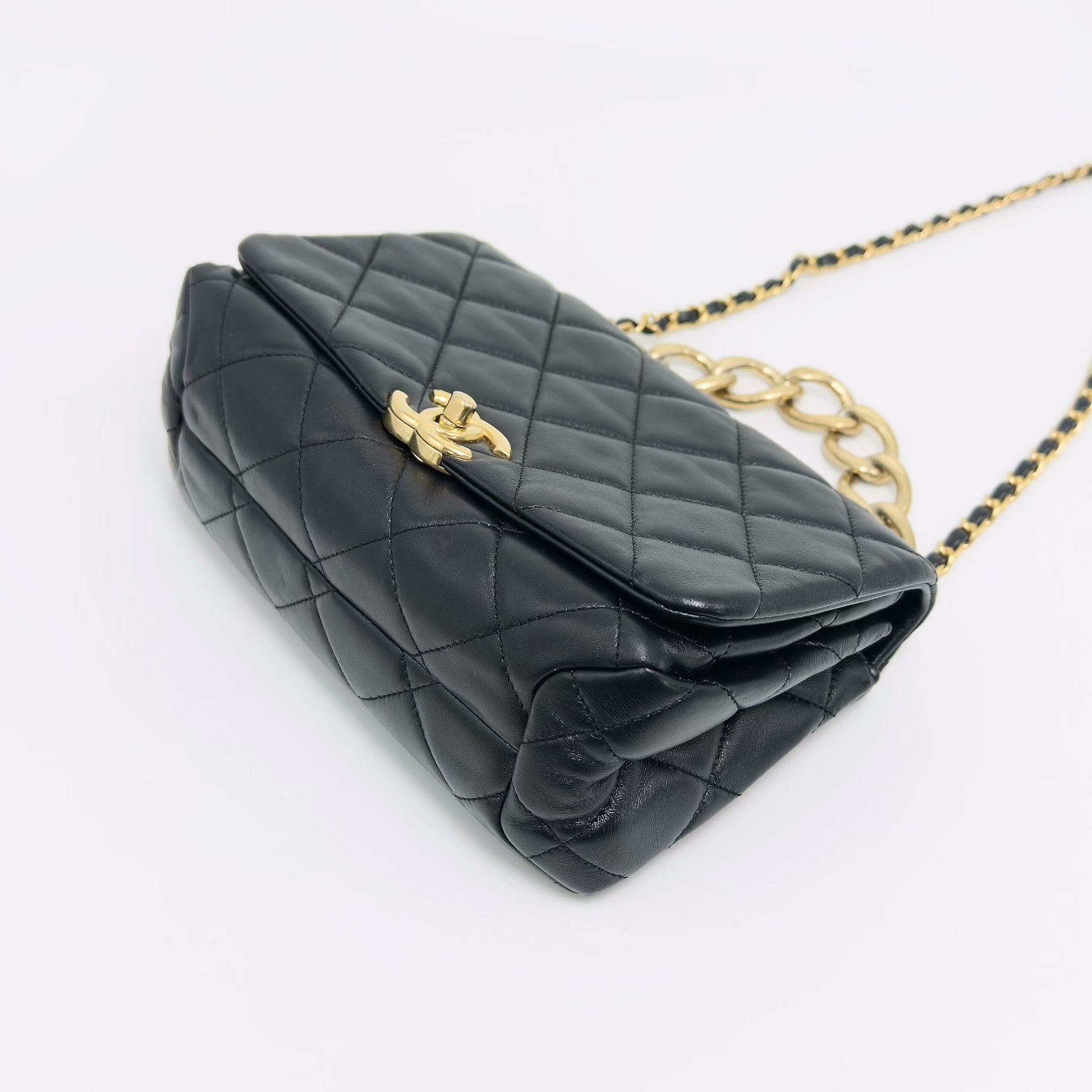 Chanel Pre-loved Bag Very good condition Size ONE SIZE - 3 Thumbnail