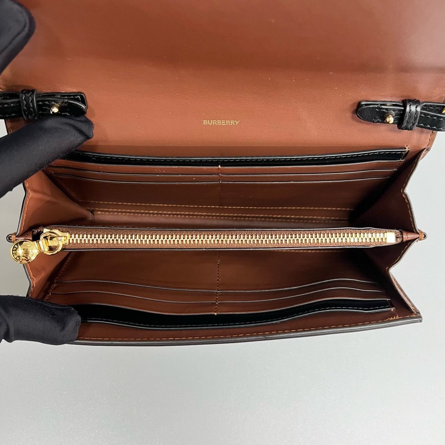 Burberry Pre-loved Bag Very good condition Size ONE SIZE - 9 Thumbnail