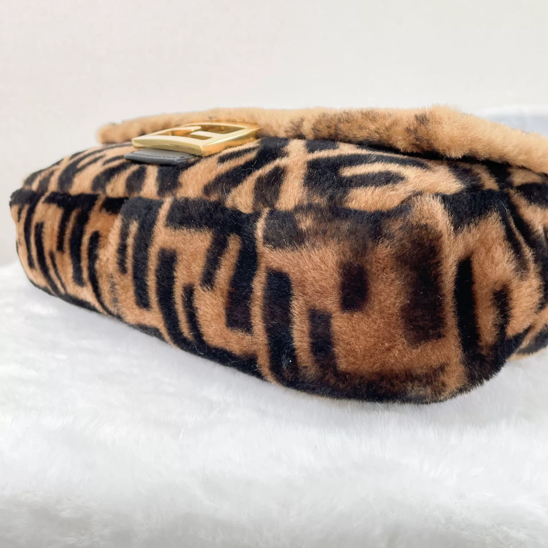 Fendi Pre-loved Bag Very good condition Size ONE SIZE - 6 Thumbnail