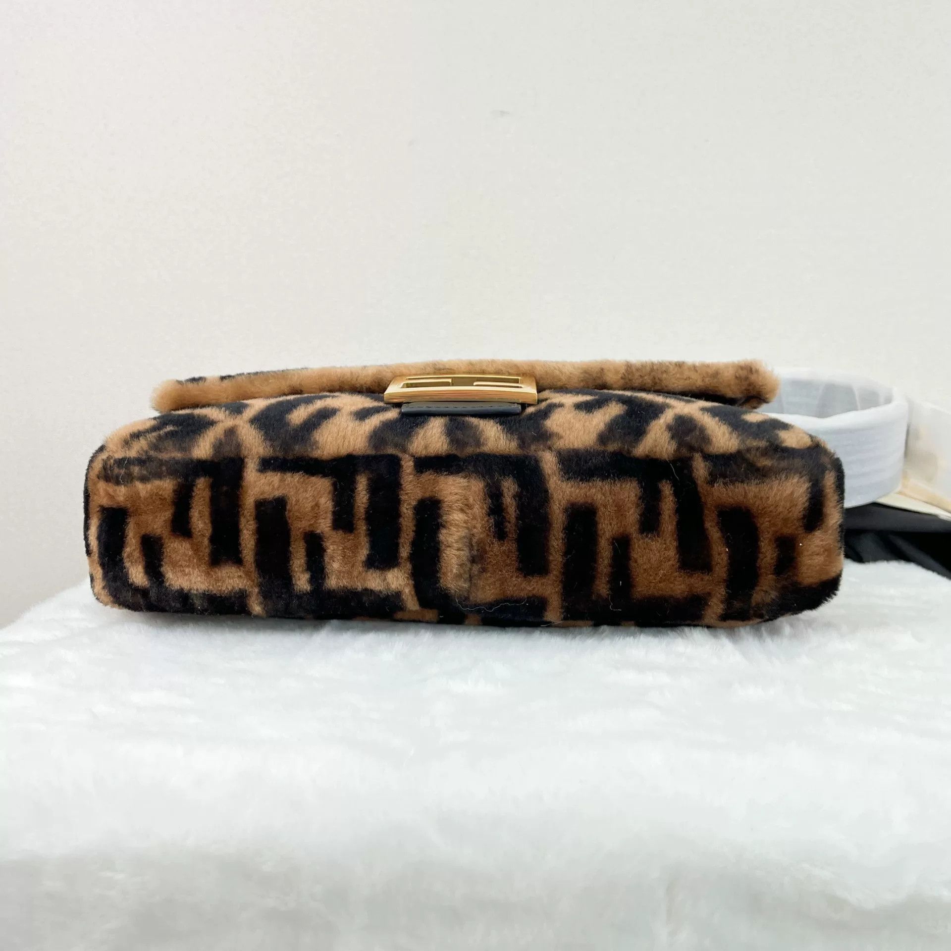 Fendi Pre-loved Bag Very good condition Size ONE SIZE - 5 Thumbnail