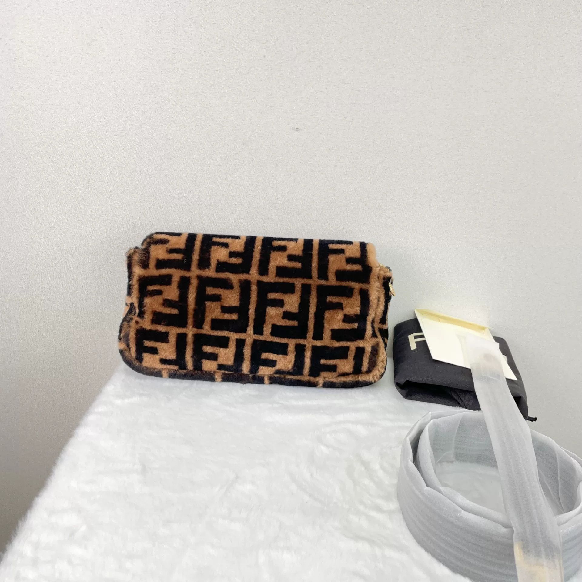 Fendi Pre-loved Bag Very good condition Size ONE SIZE - 2 Thumbnail