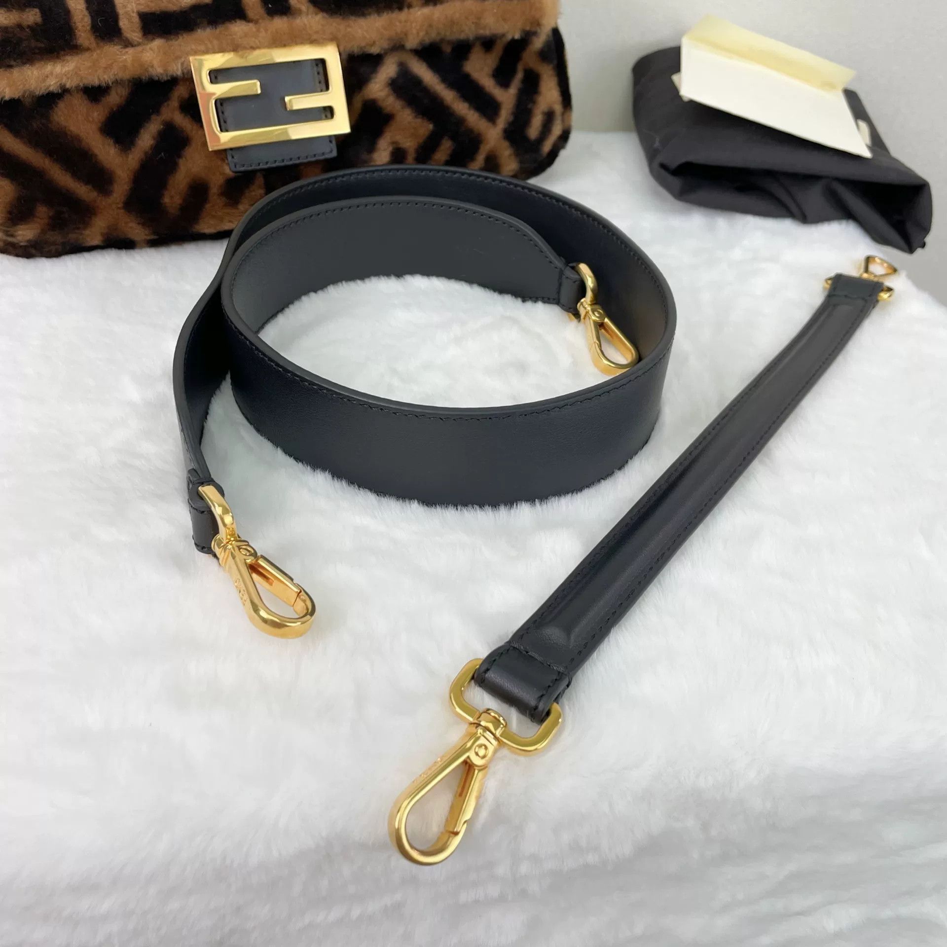 Fendi Pre-loved Bag Very good condition Size ONE SIZE - 9 Thumbnail
