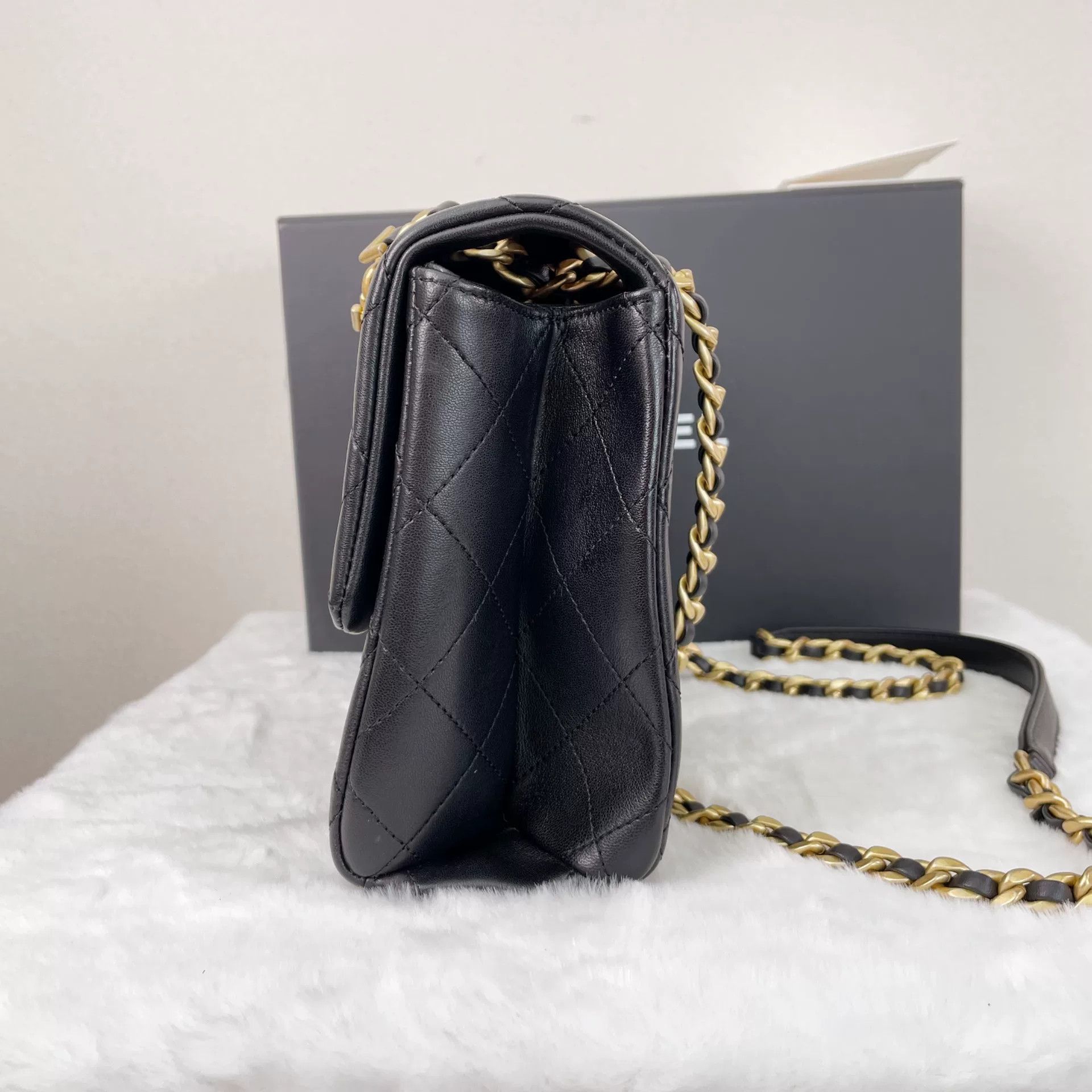 Chanel Pre-loved Bag Very good condition Size ONE SIZE - 4 Thumbnail