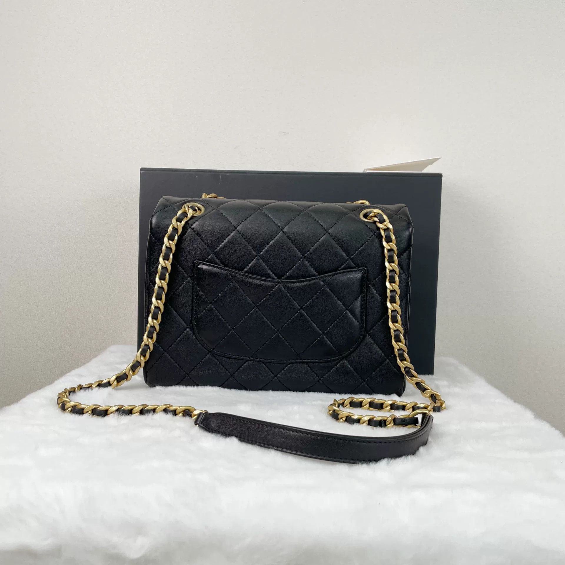 Chanel Pre-loved Bag Very good condition Size ONE SIZE - 2 Thumbnail