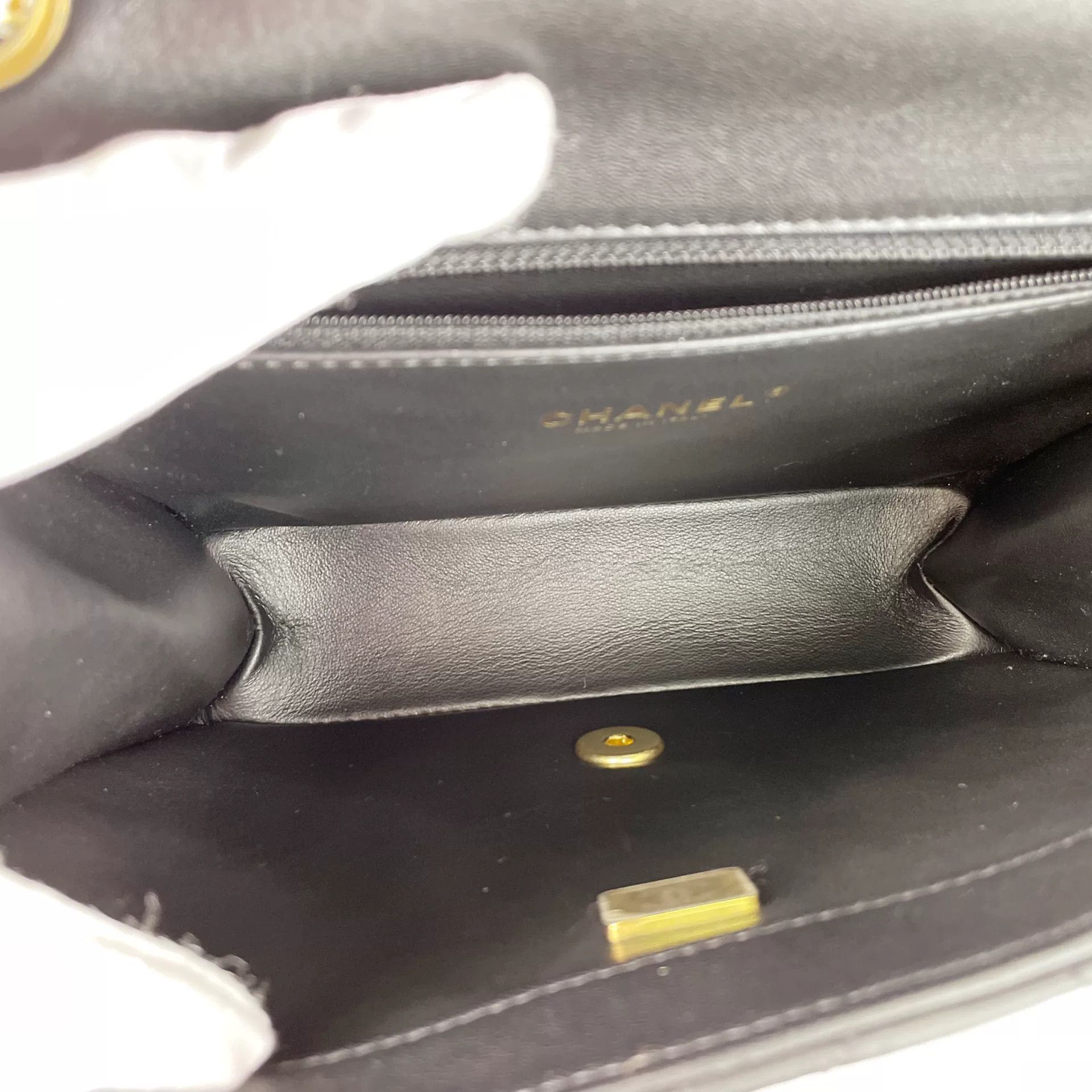Chanel Pre-loved Bag Very good condition Size ONE SIZE - 9 Thumbnail