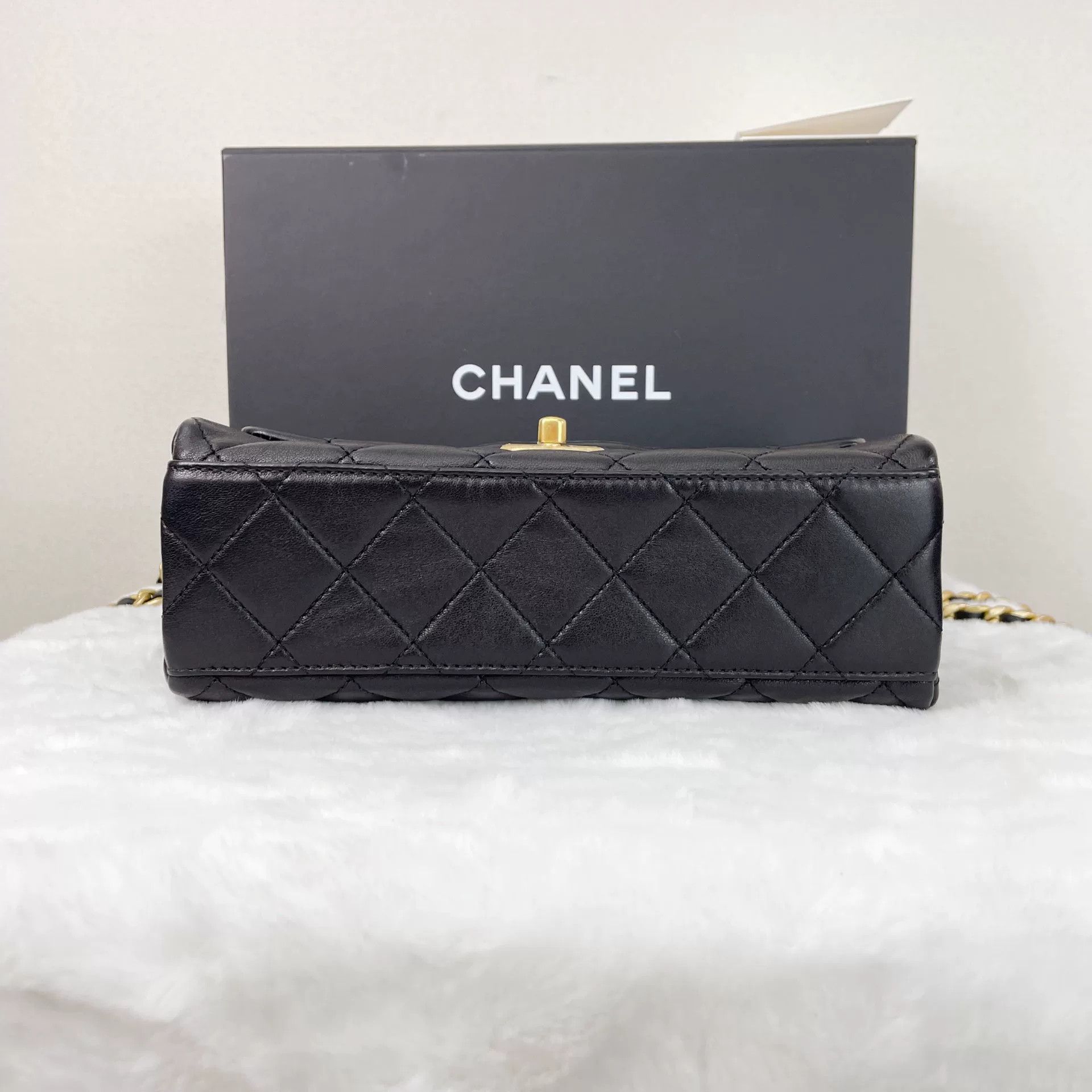 Chanel Pre-loved Bag Very good condition Size ONE SIZE - 5 Thumbnail