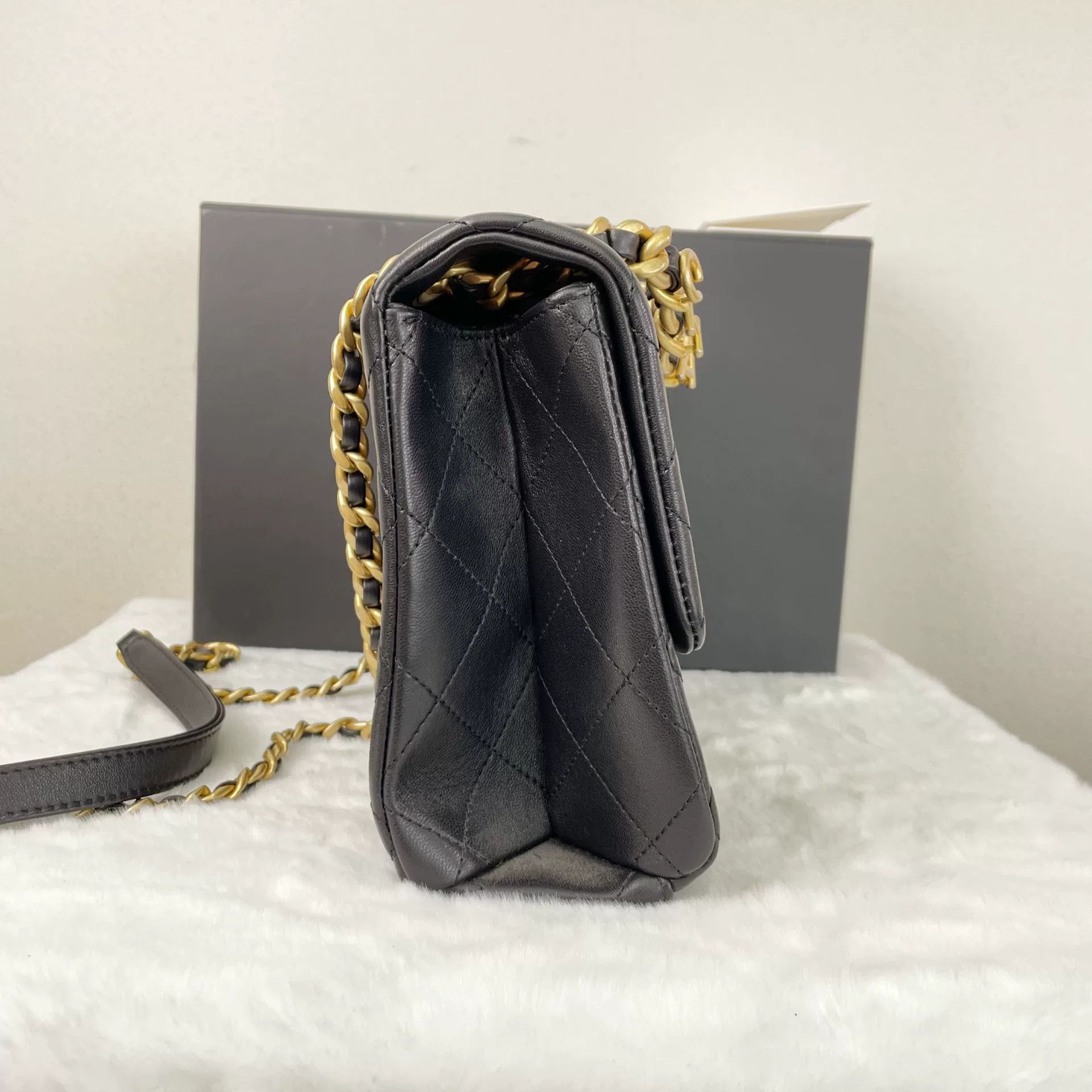 Chanel Pre-loved Bag Very good condition Size ONE SIZE - 3 Thumbnail