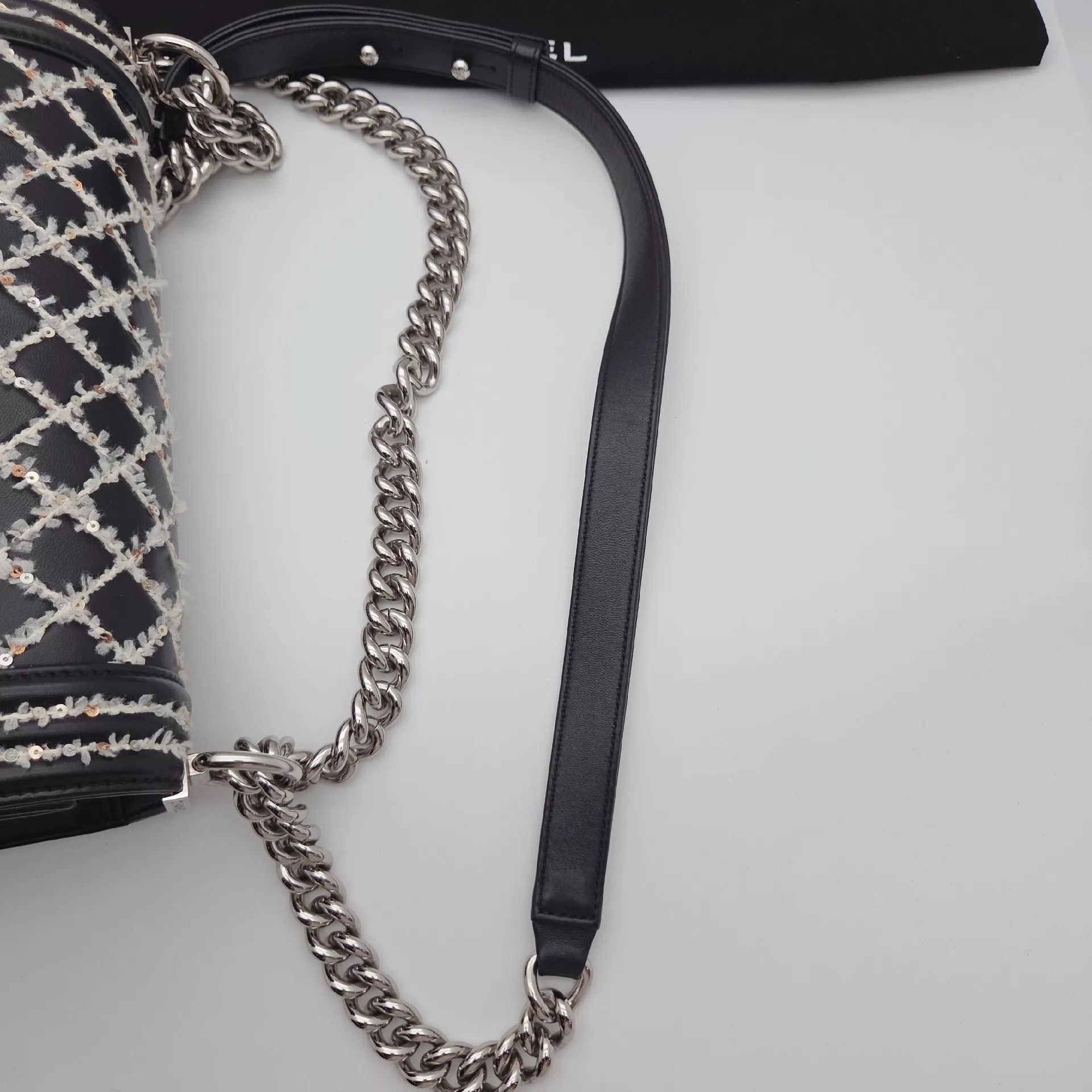 Chanel Pre-loved Bag Very good condition Size ONE SIZE - 6 Thumbnail