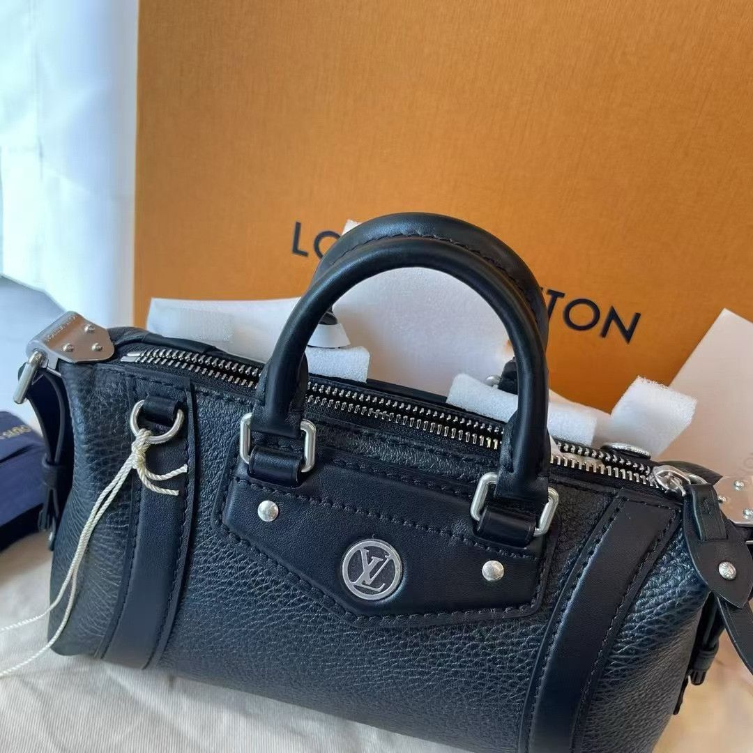 Louis Vuitton Pre-loved Bag Brand new condition Size ONE SIZE - 3 Thumbnail