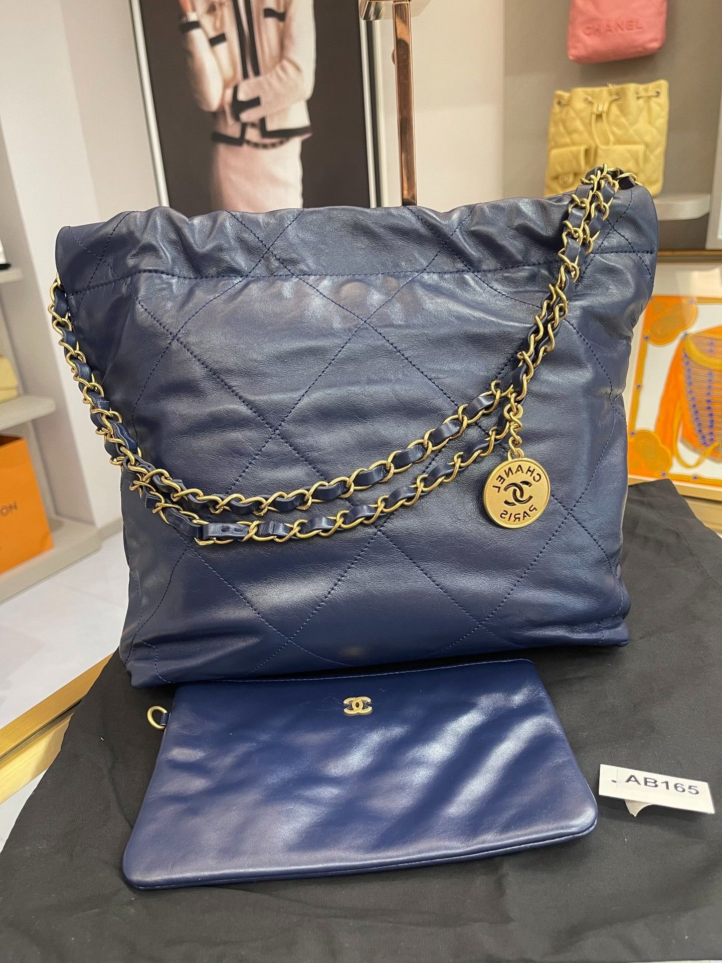 Chanel Pre-loved Bag Very good condition Size ONE SIZE - 3 Thumbnail
