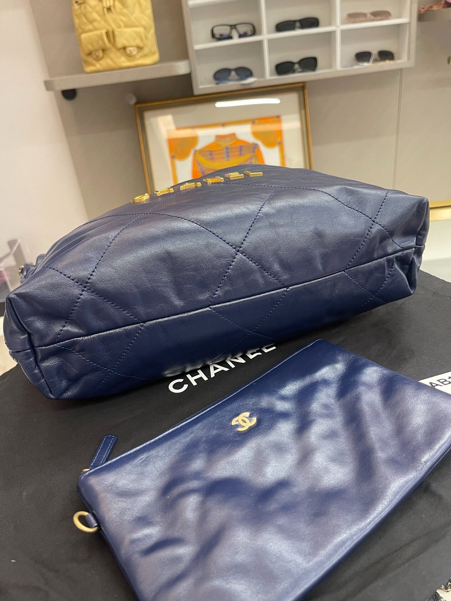 Chanel Pre-loved Bag Very good condition Size ONE SIZE - 4 Thumbnail