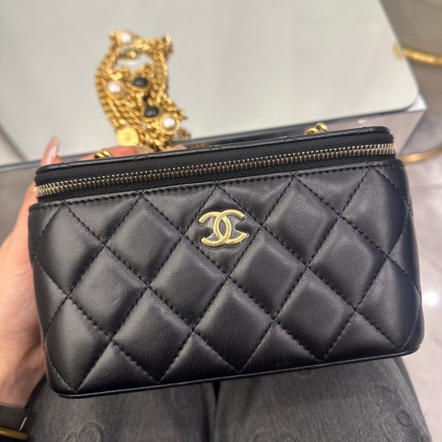 Chanel Pre-loved Bag Very good condition Size ONE SIZE - 2 Thumbnail