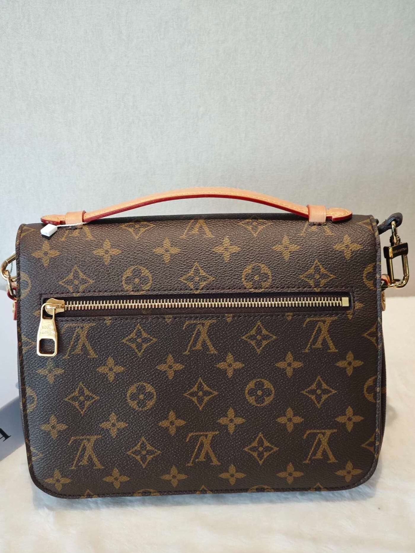Louis Vuitton Pre-loved Bag Very good condition Size ONE SIZE - 2 Thumbnail