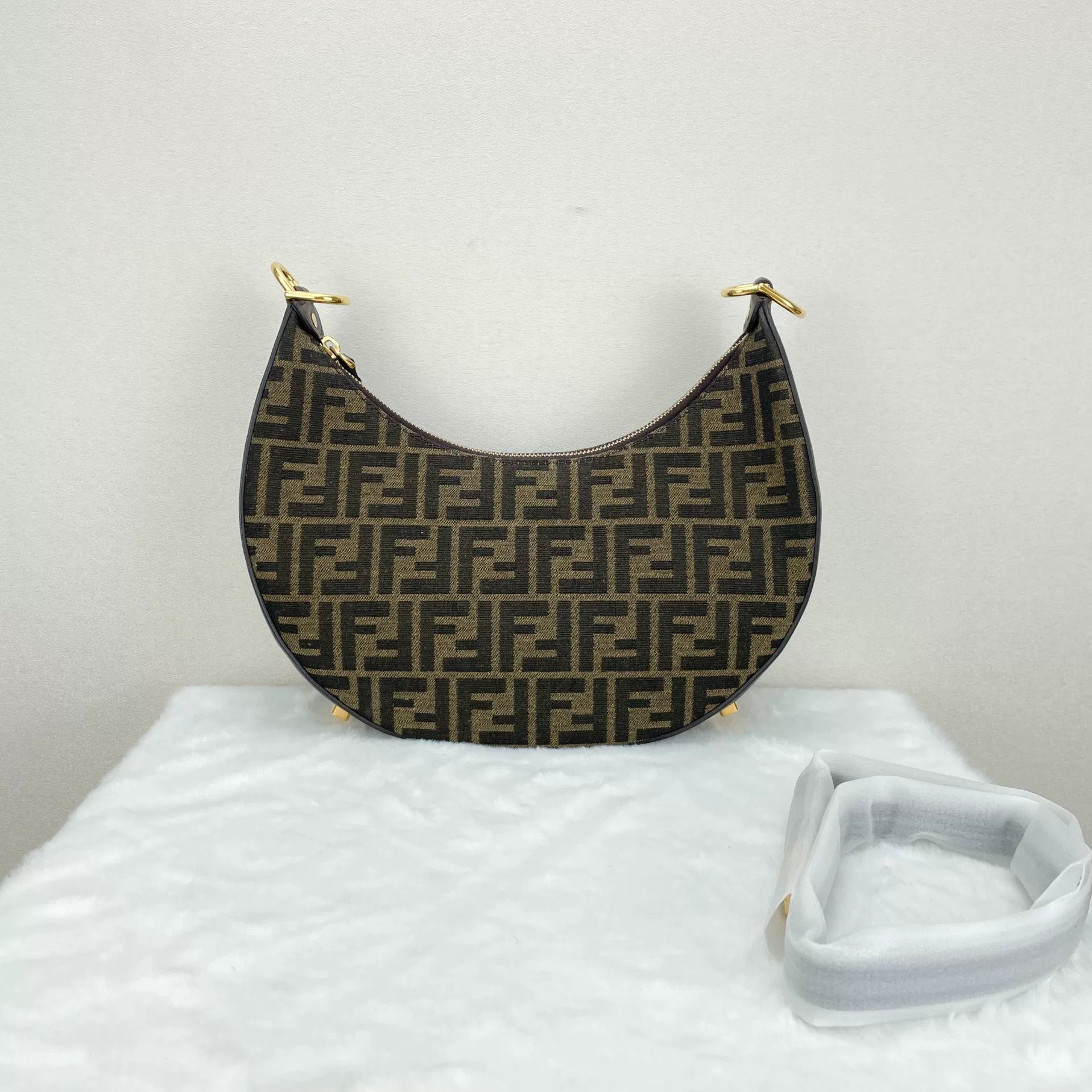 Fendi Pre-loved Bag Very good condition Size ONE SIZE - 2 Thumbnail