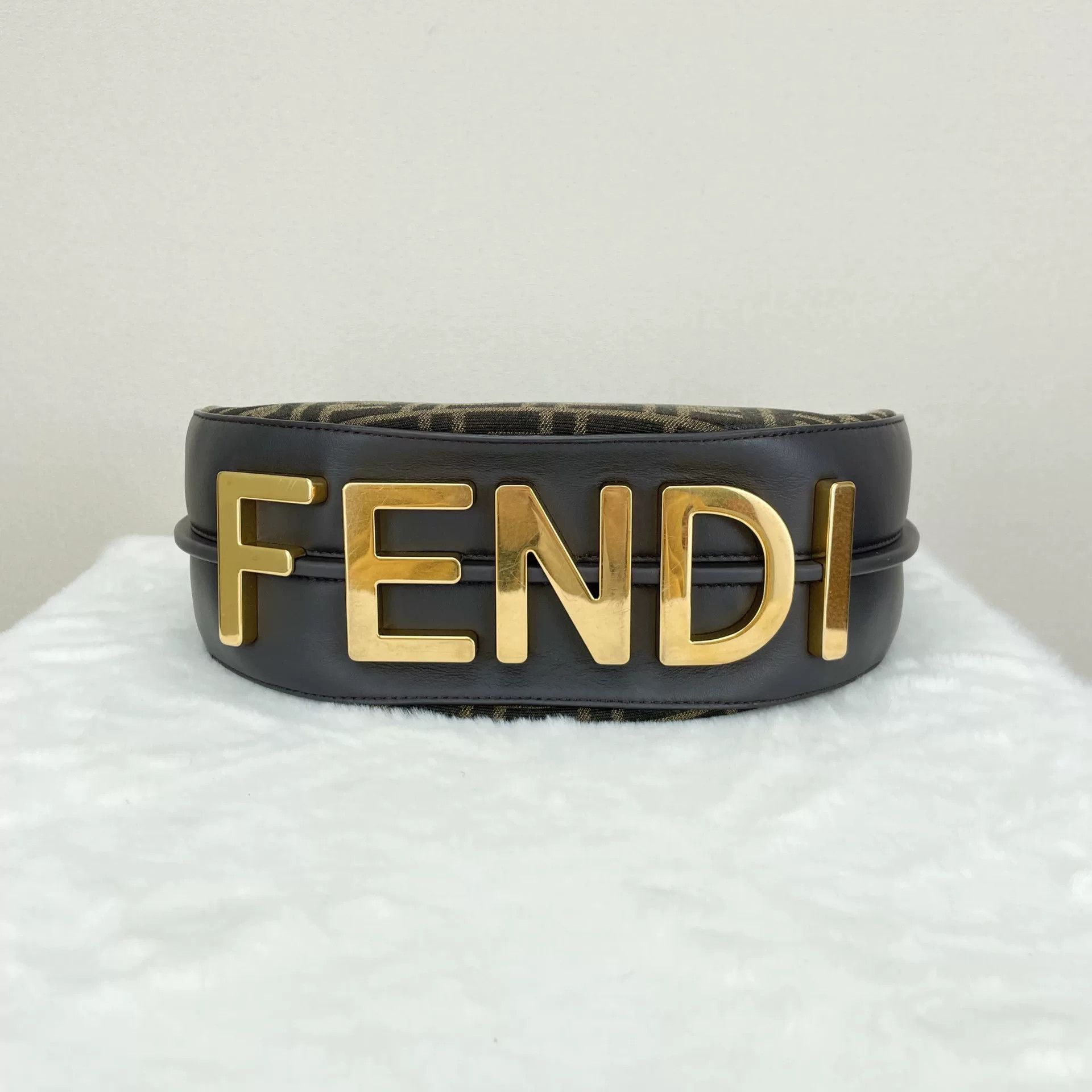 Fendi Pre-loved Bag Very good condition Size ONE SIZE - 4 Thumbnail