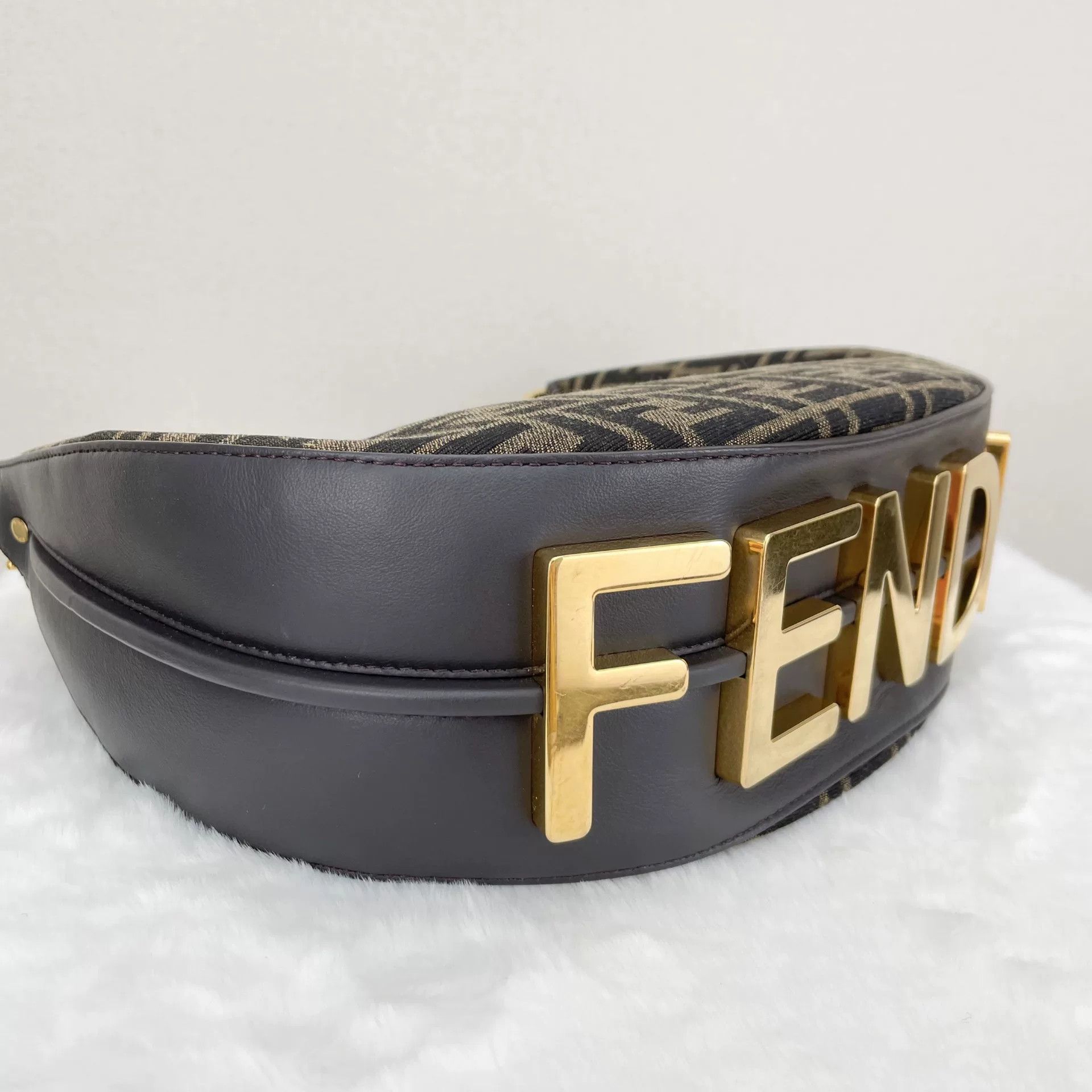 Fendi Pre-loved Bag Very good condition Size ONE SIZE - 5 Thumbnail