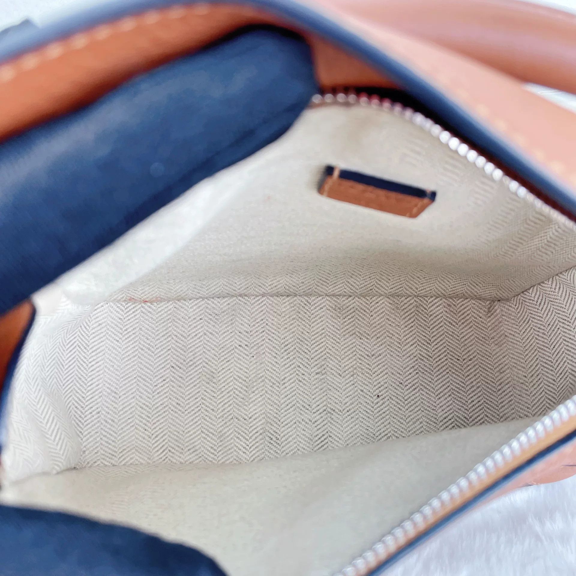 Loewe Pre-loved Bag Very good condition Size ONE SIZE - 8 Thumbnail