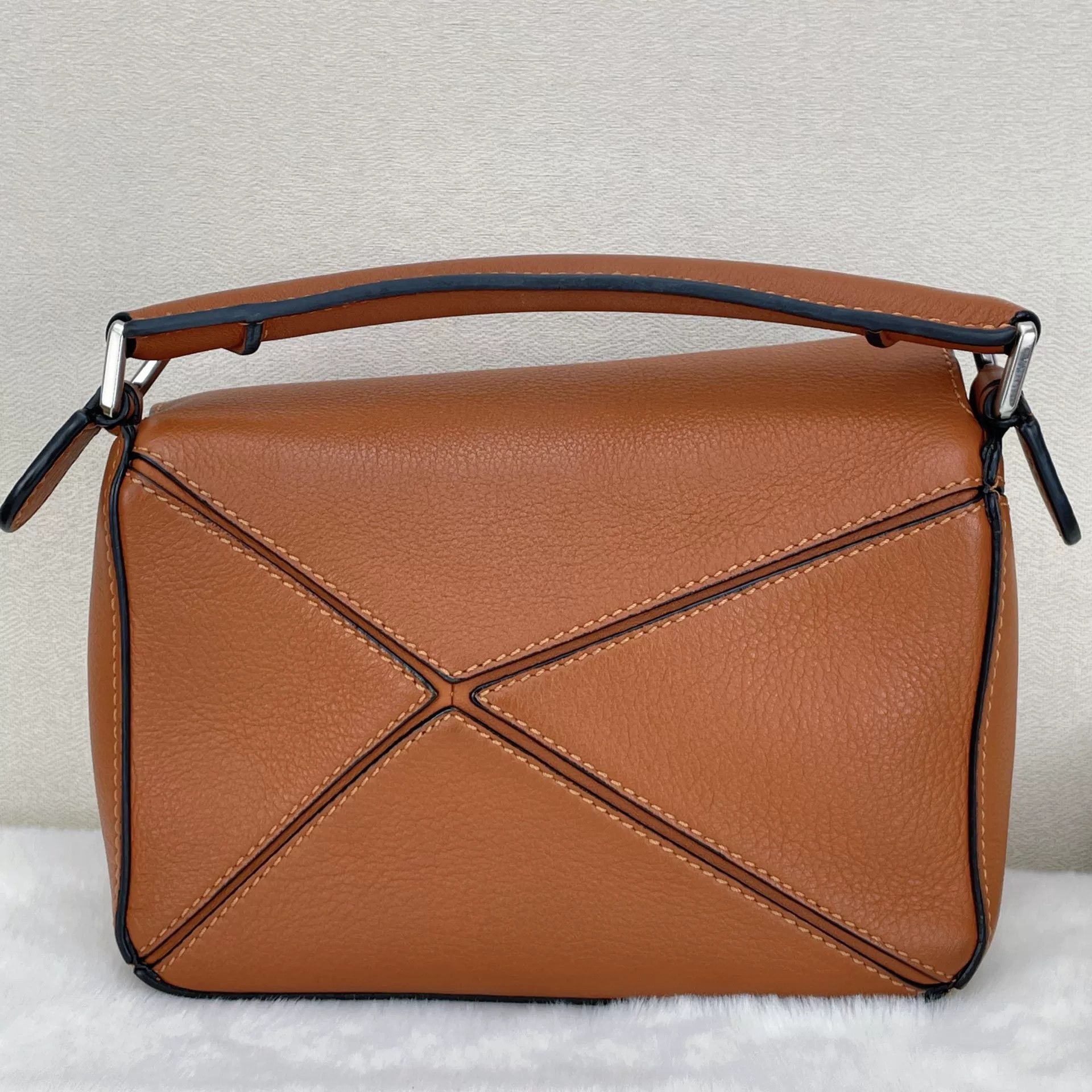 Loewe Pre-loved Bag Very good condition Size ONE SIZE - 2 Thumbnail