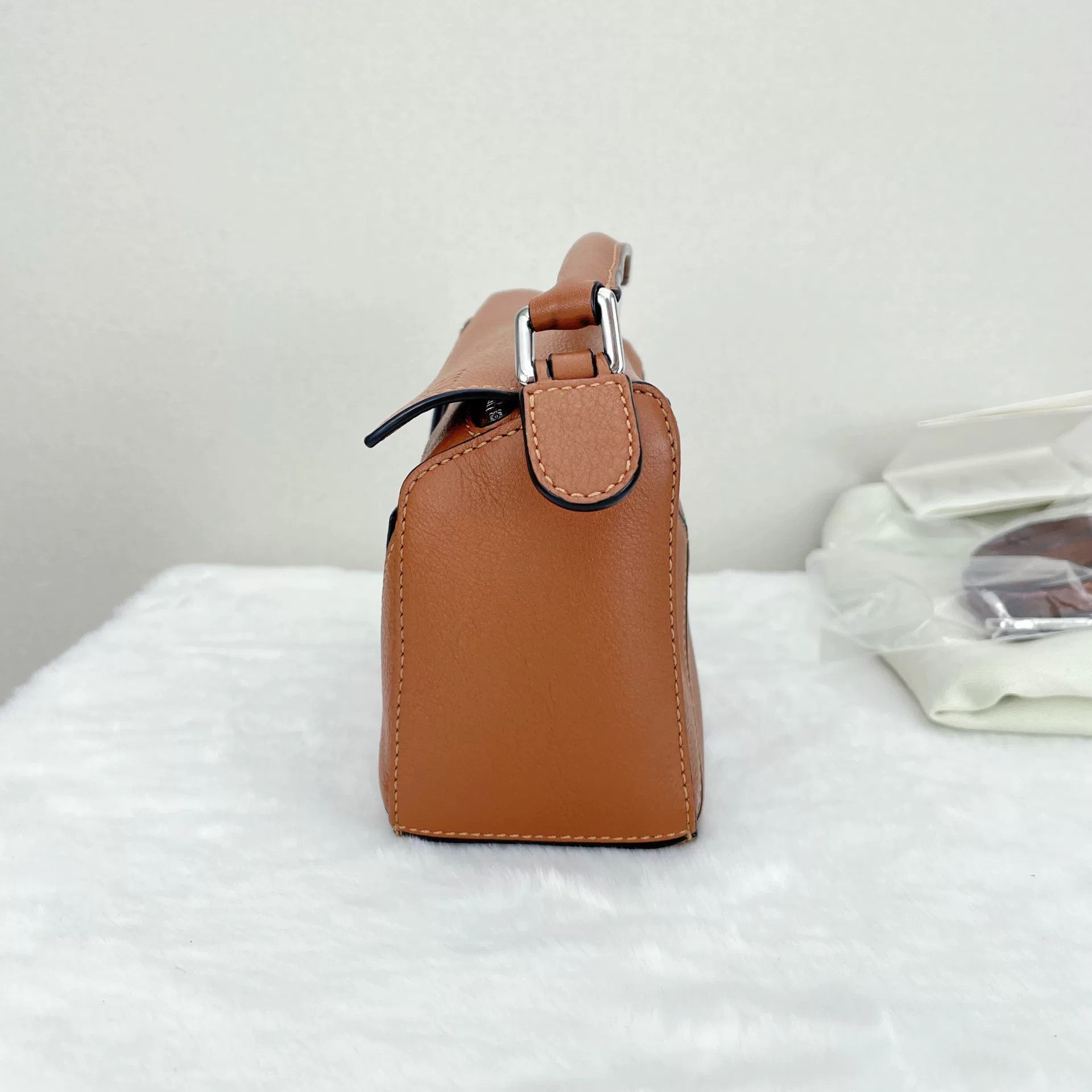 Loewe Pre-loved Bag Very good condition Size ONE SIZE - 4 Thumbnail