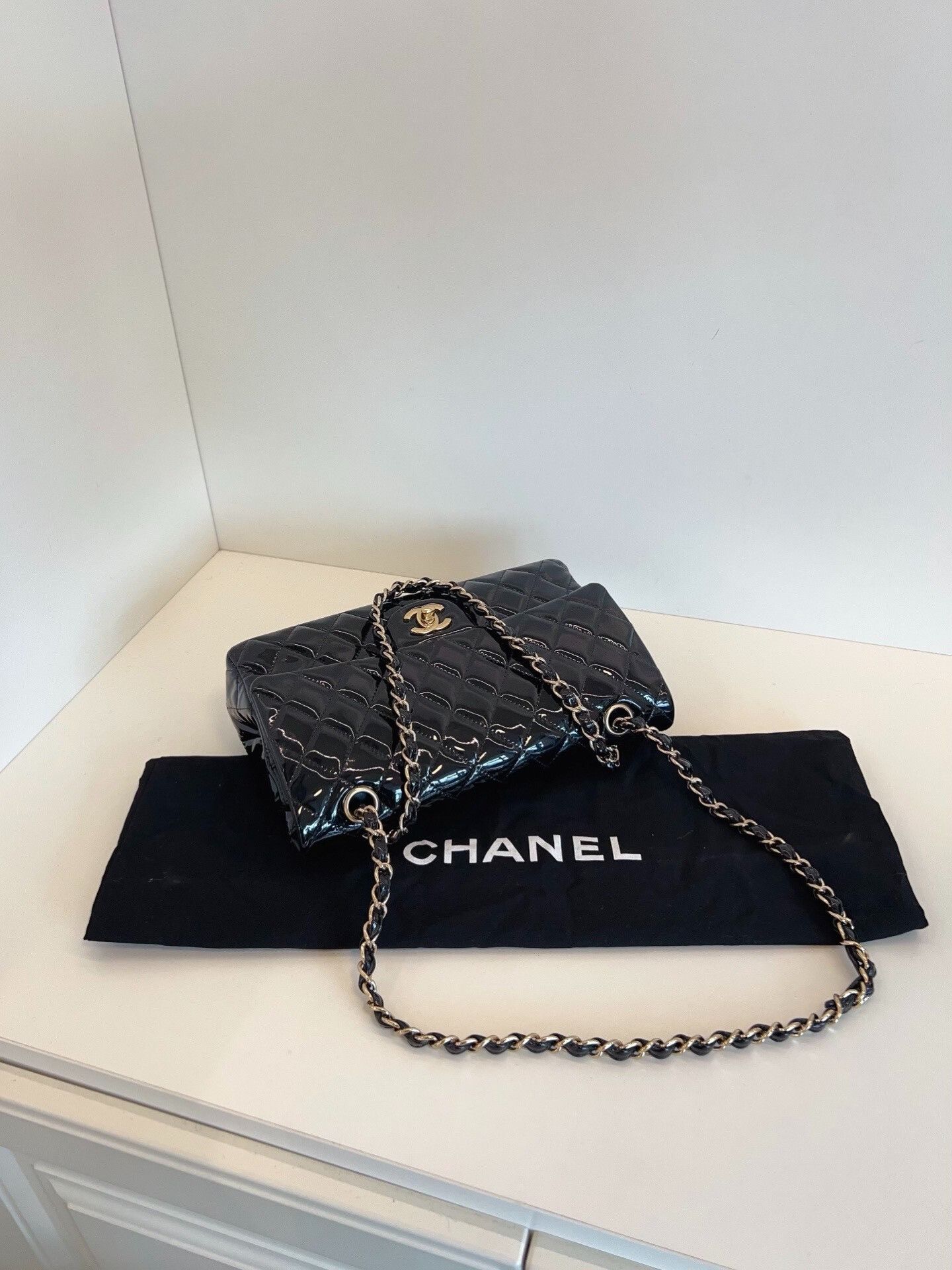 Chanel Pre-loved Bag Very good condition Size ONE SIZE - 5 Thumbnail