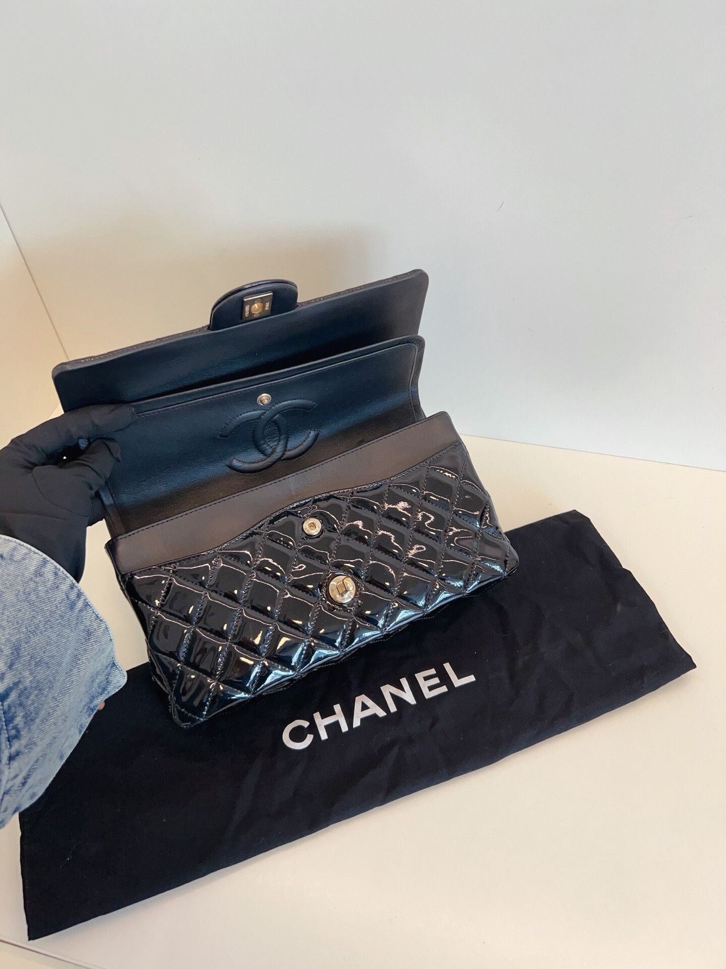 Chanel Pre-loved Bag Very good condition Size ONE SIZE - 7 Thumbnail