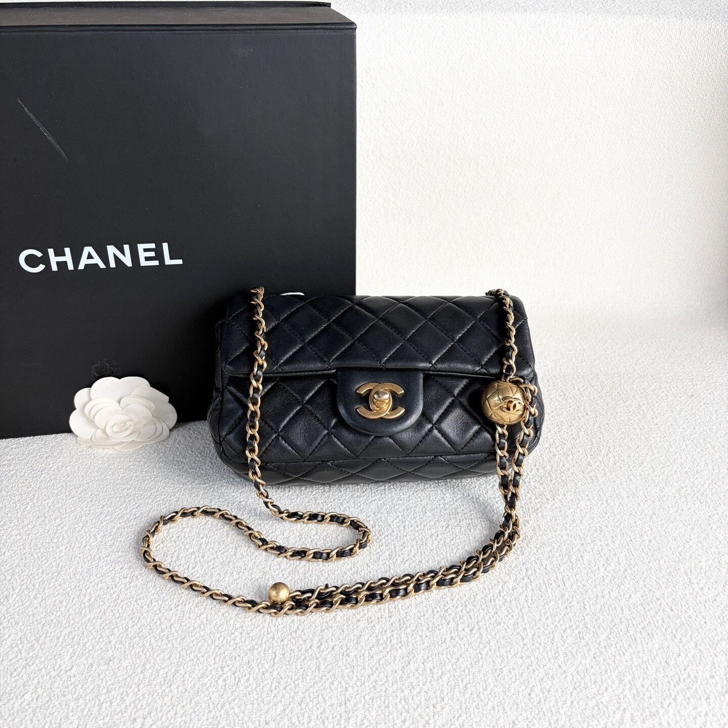 Chanel Pre-loved Bag Very good condition Size ONE SIZE - 2 Thumbnail