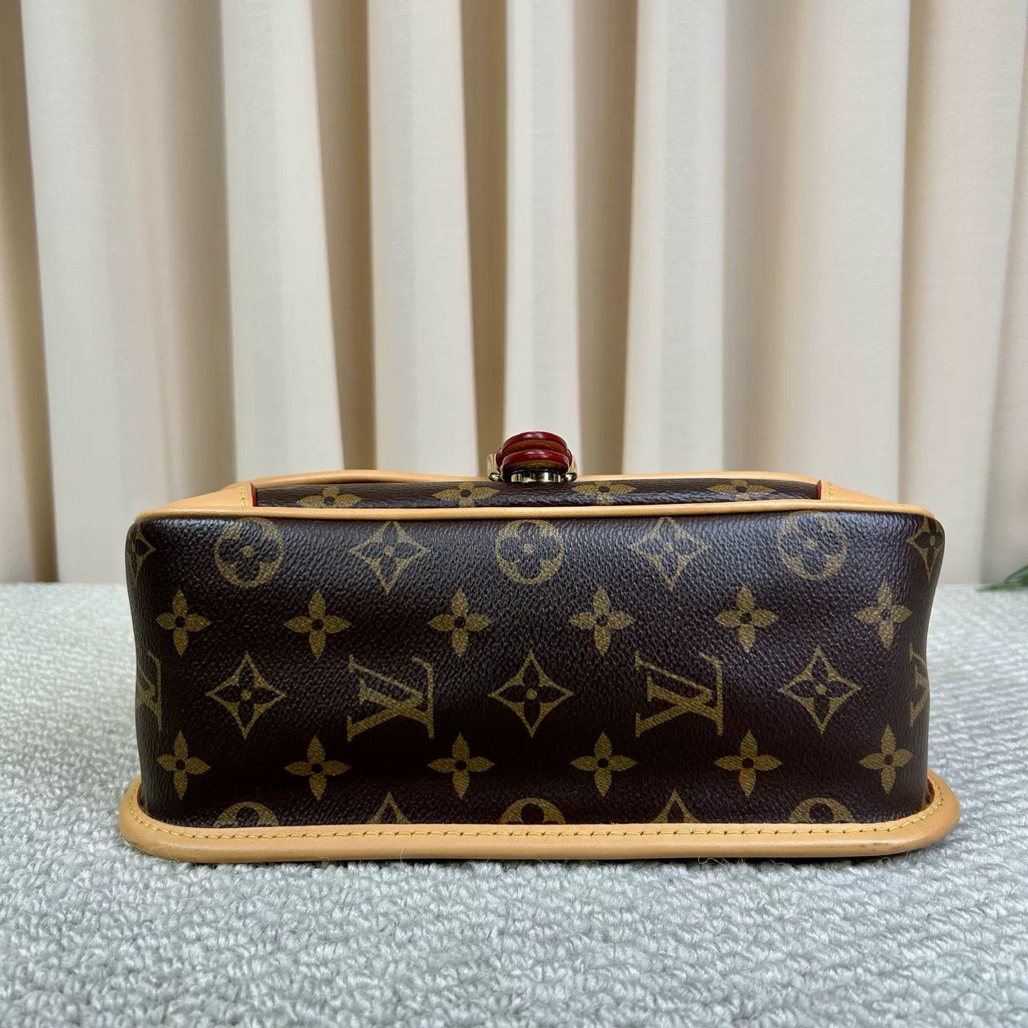 Louis Vuitton Pre-loved Bag Very good condition Size ONE SIZE - 4 Thumbnail