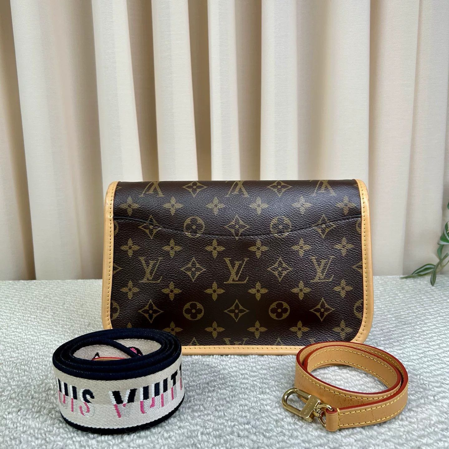Louis Vuitton Pre-loved Bag Very good condition Size ONE SIZE - 2 Thumbnail