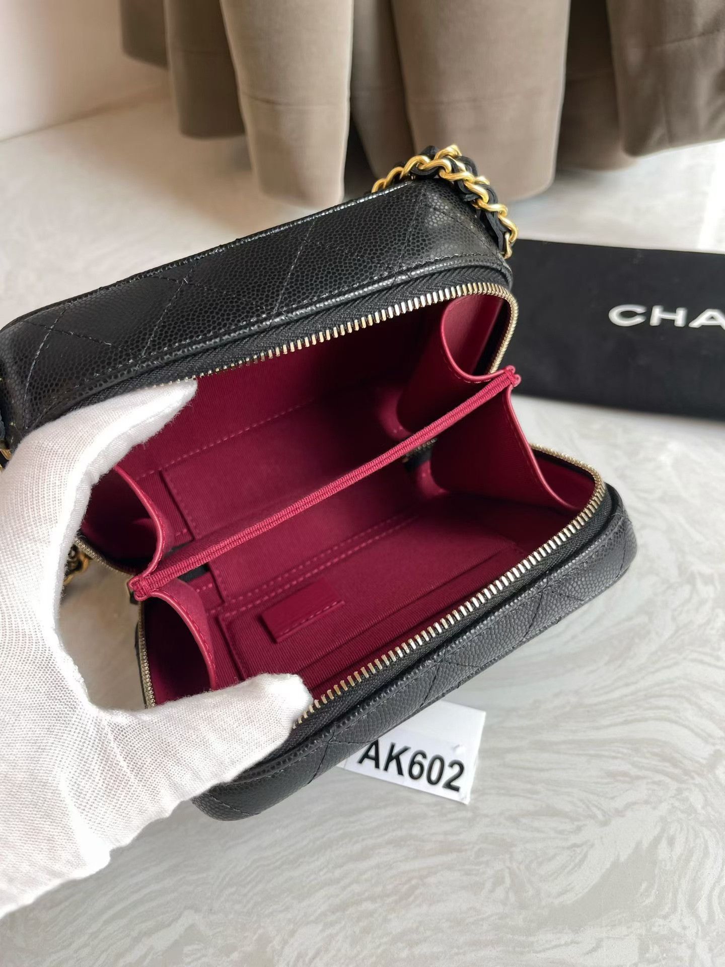 Chanel Pre-loved Bag Very good condition Size ONE SIZE - 8 Thumbnail