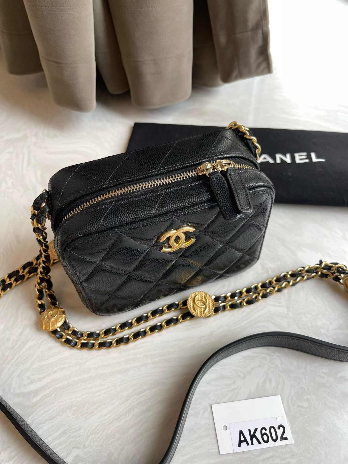 Chanel Pre-loved Bag Very good condition Size ONE SIZE - 3 Thumbnail