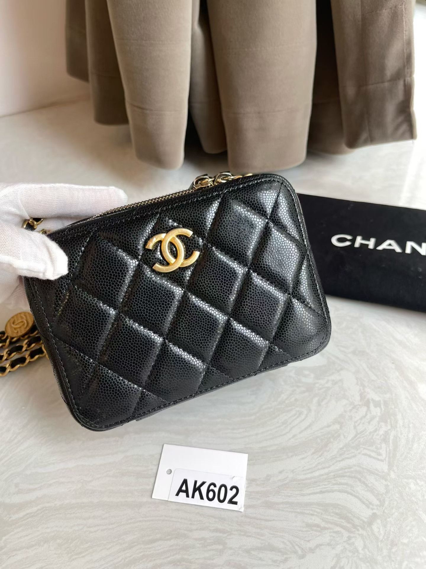 Chanel Pre-loved Bag Very good condition Size ONE SIZE - 7 Thumbnail