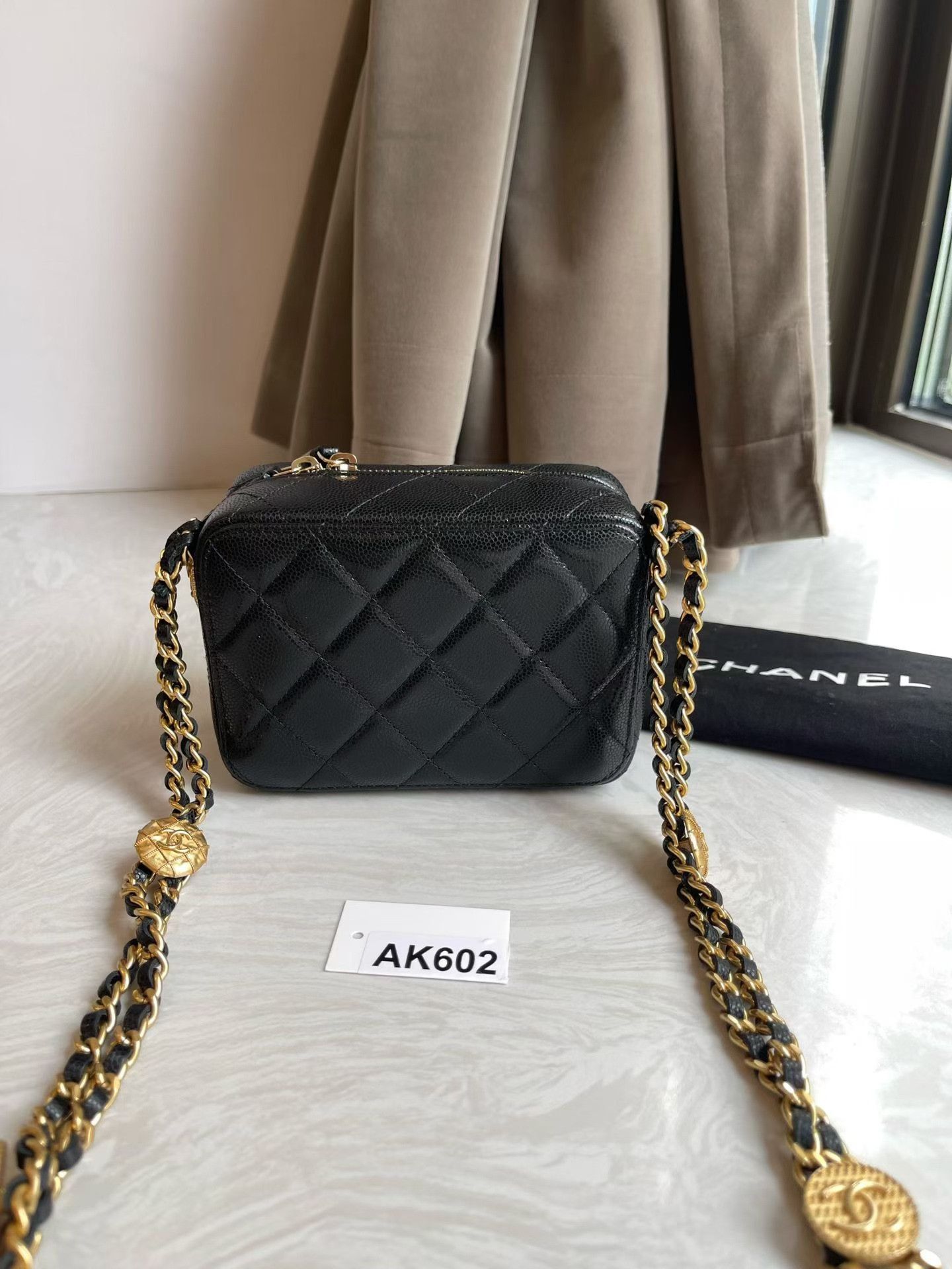 Chanel Pre-loved Bag Very good condition Size ONE SIZE - 5 Thumbnail
