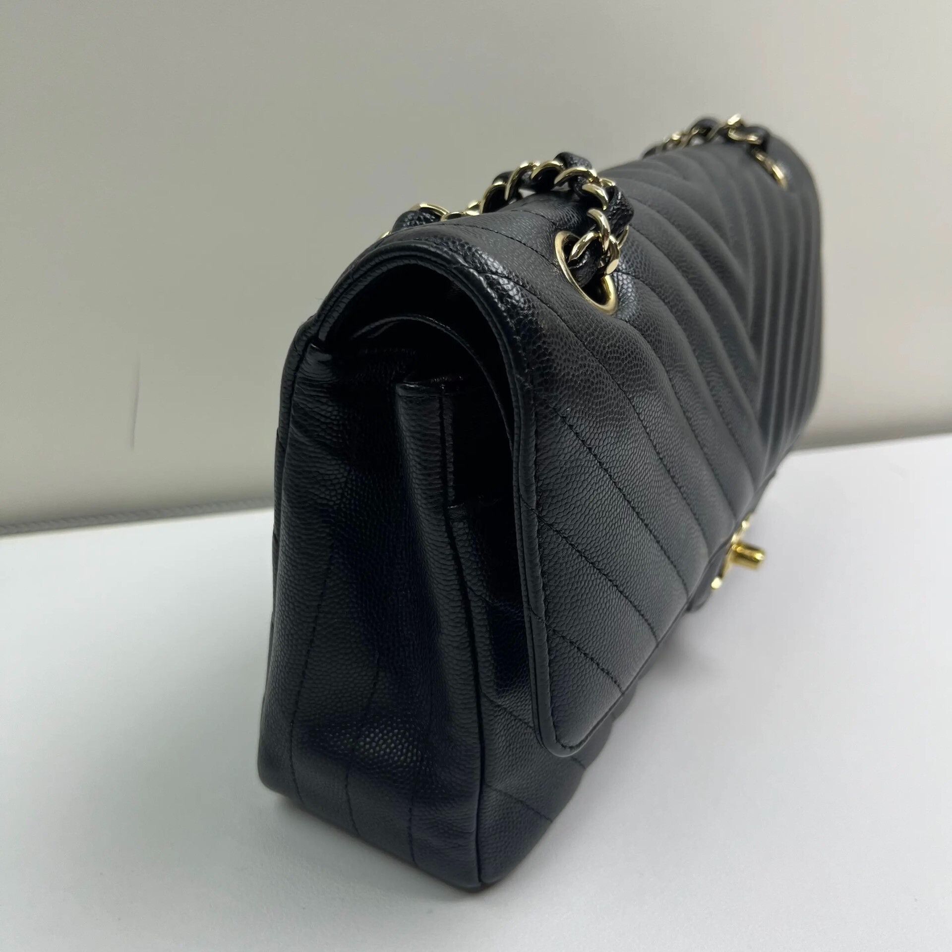 Chanel Pre-loved Bag Very good condition Size ONE SIZE - 2 Thumbnail