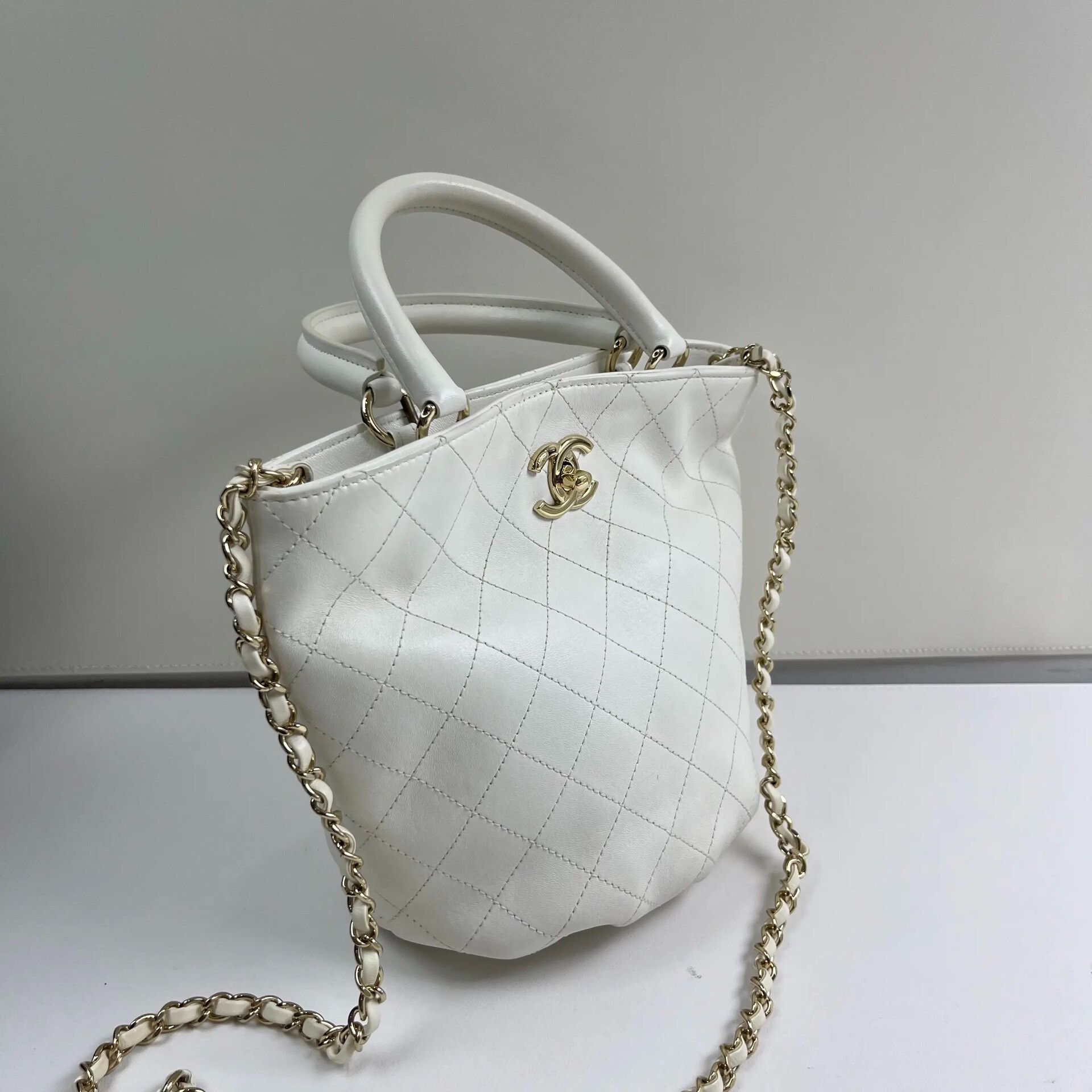 Chanel Pre-loved Bag Very good condition Size ONE SIZE - 2 Thumbnail