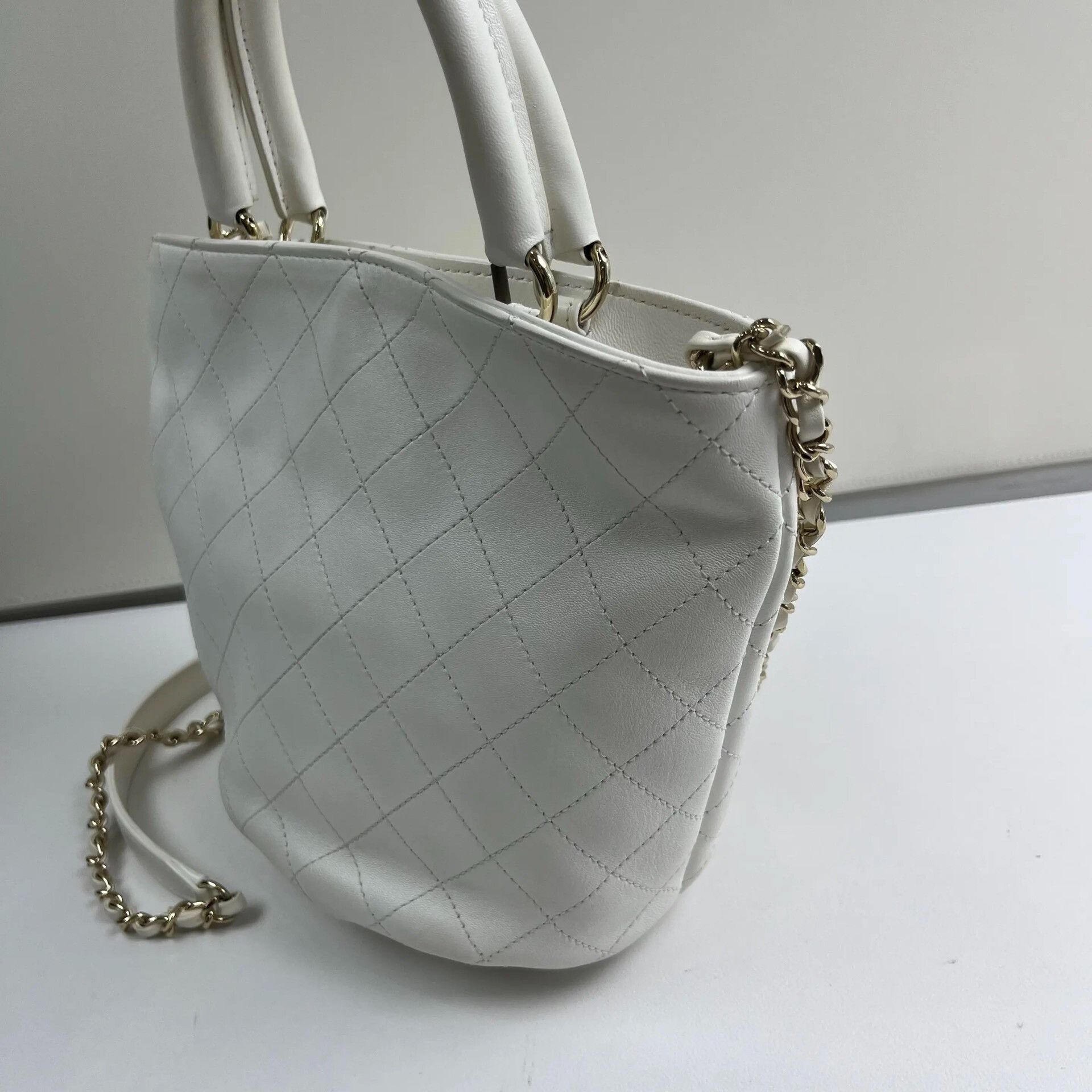 Chanel Pre-loved Bag Very good condition Size ONE SIZE - 4 Thumbnail