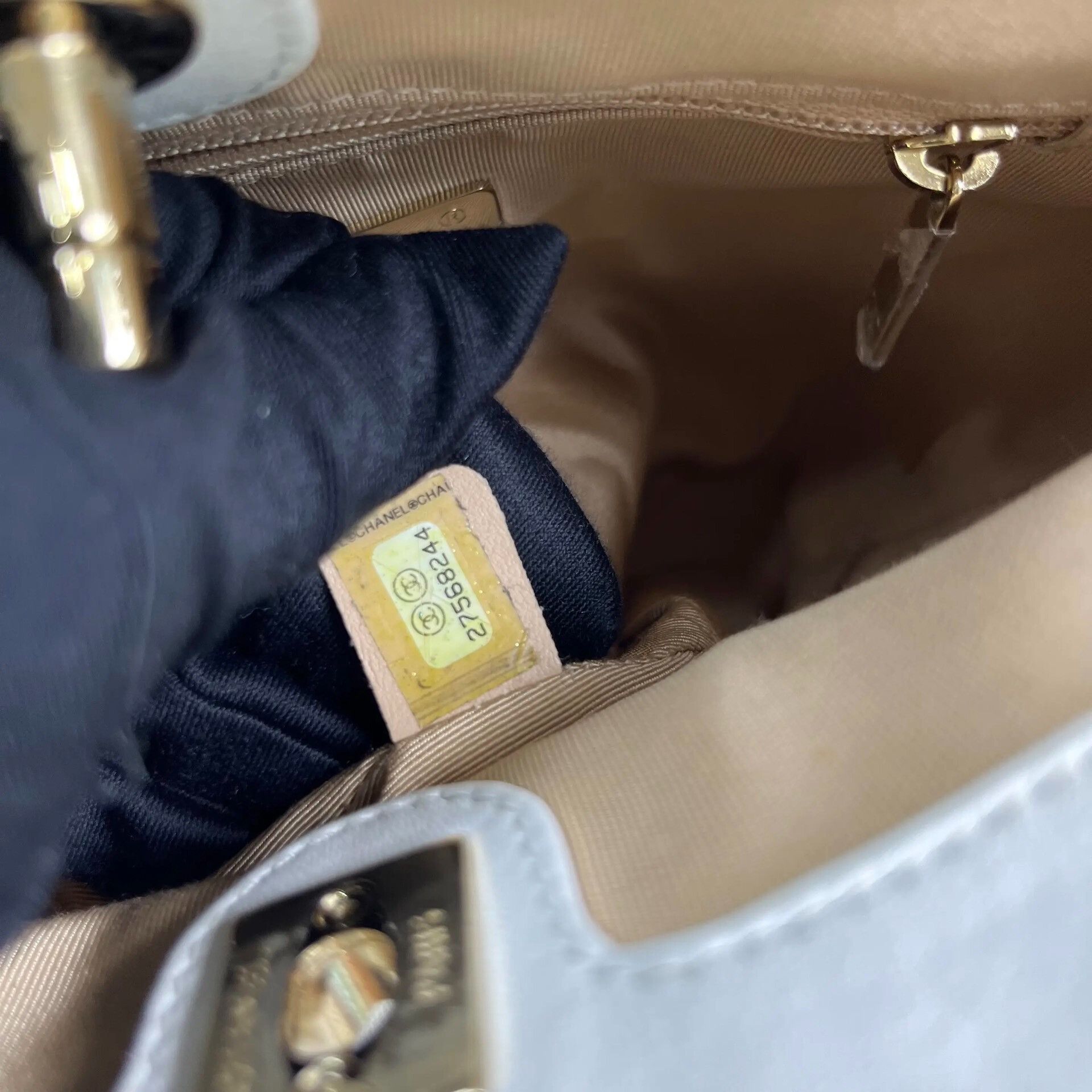 Chanel Pre-loved Bag Very good condition Size ONE SIZE - 9 Thumbnail