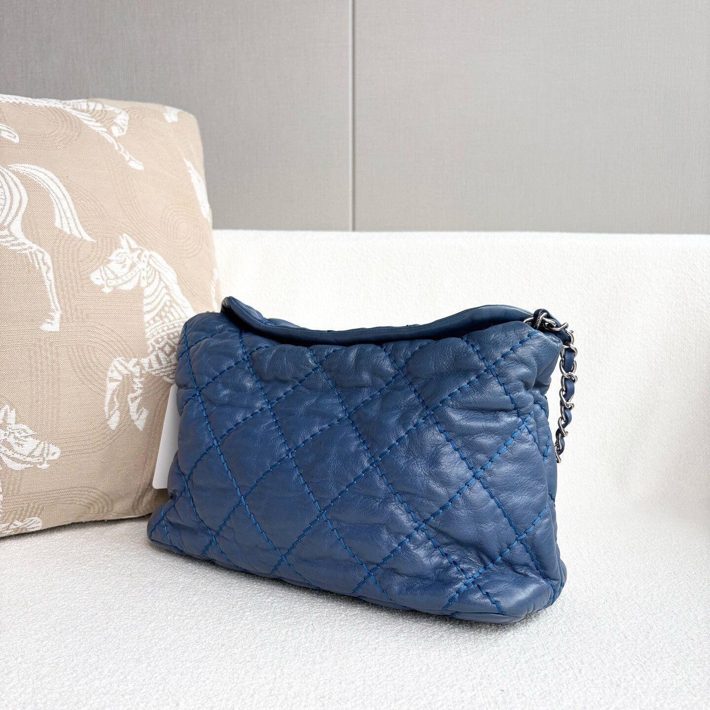 Chanel Pre-loved Bag Very good condition Size ONE SIZE - 5 Thumbnail
