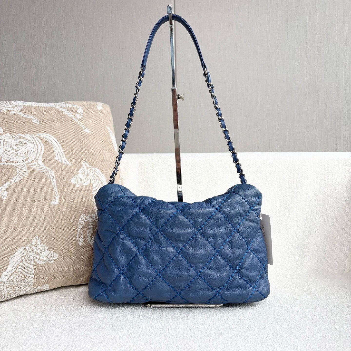 Chanel Pre-loved Bag Very good condition Size ONE SIZE - 2 Thumbnail