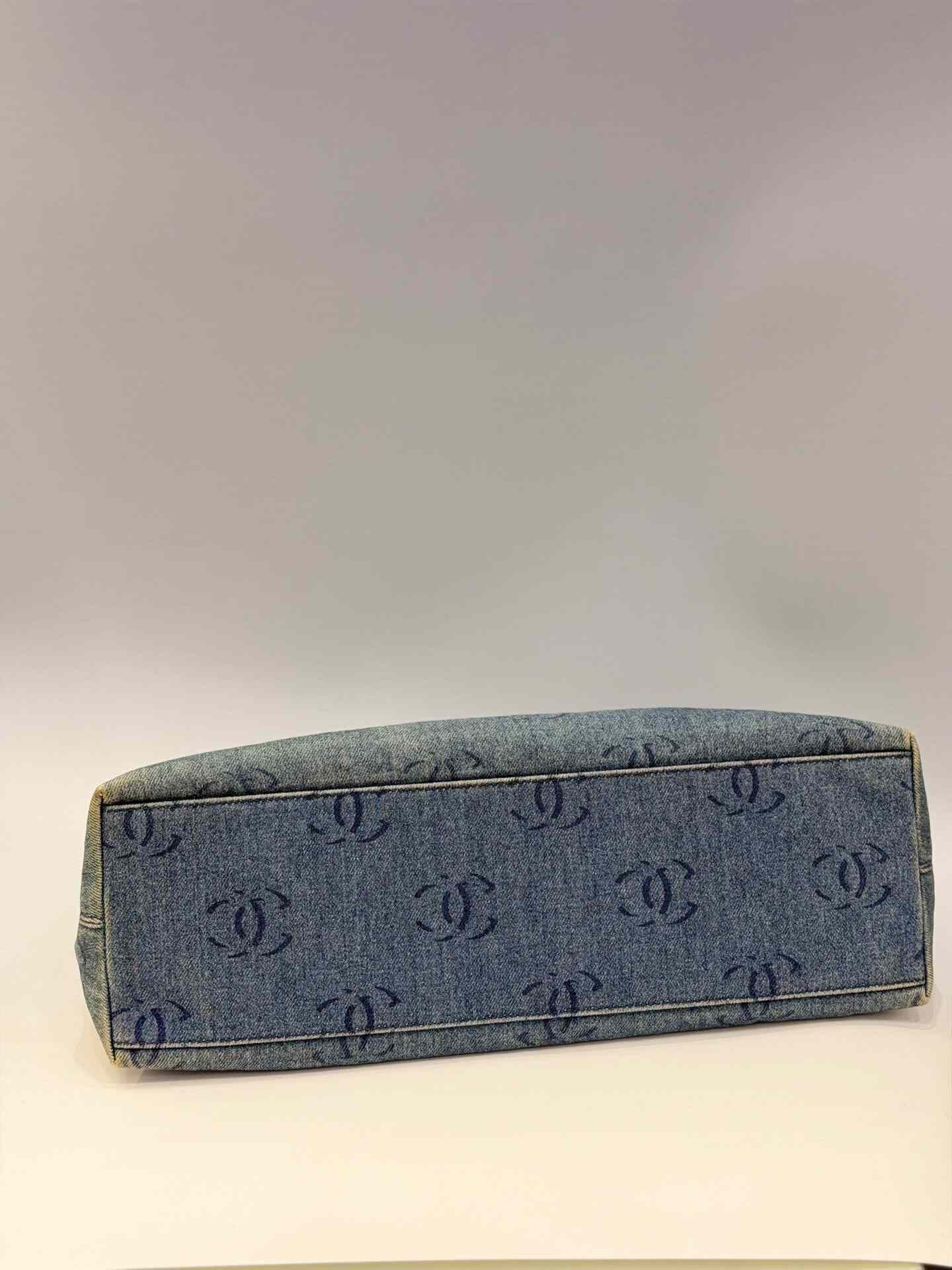 Chanel Pre-loved Bag Very good condition Size ONE SIZE - 6 Thumbnail