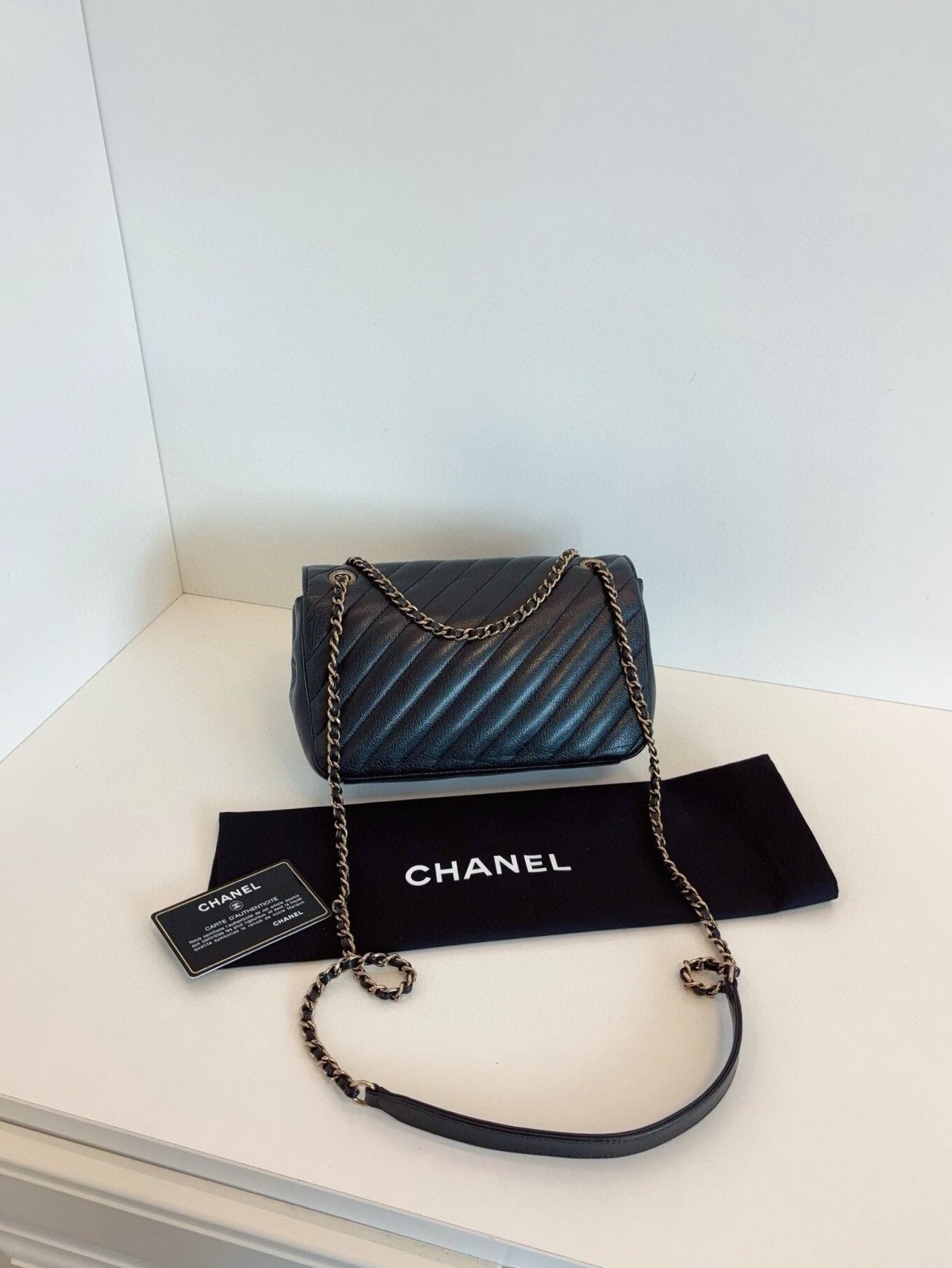 Chanel Pre-loved Bag Very good condition Size ONE SIZE - 3 Thumbnail