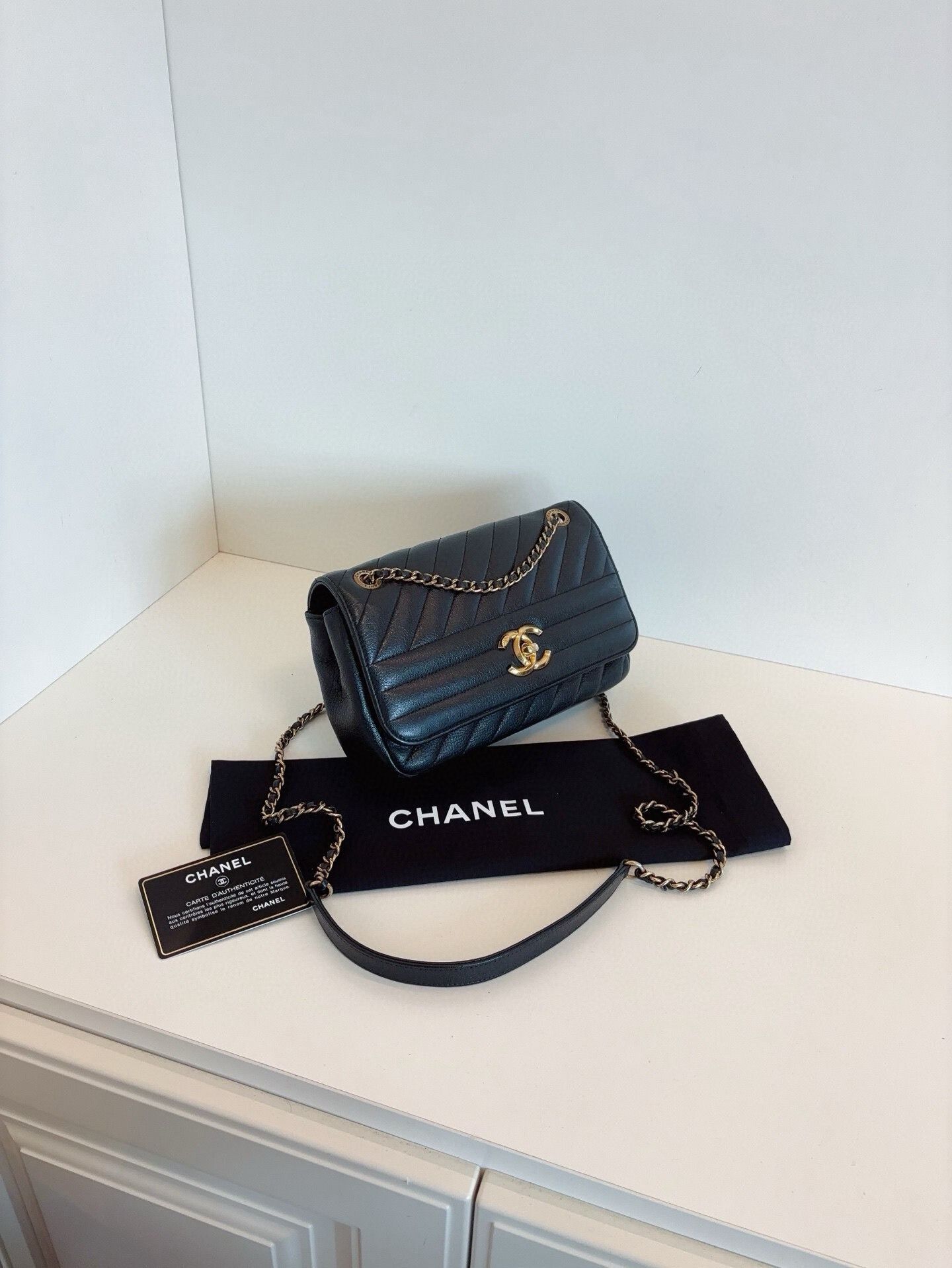 Chanel Pre-loved Bag Very good condition Size ONE SIZE - 2 Thumbnail