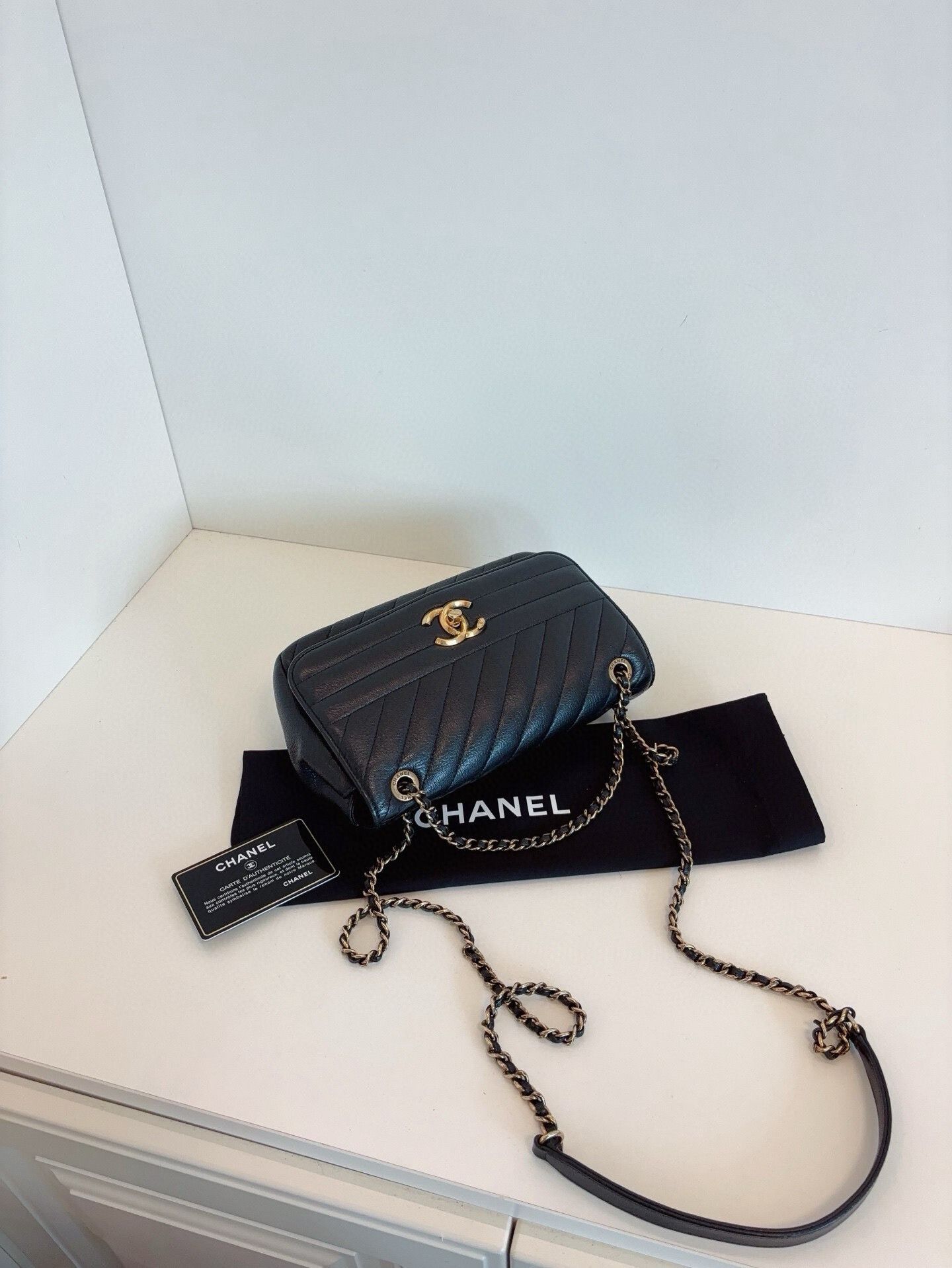 Chanel Pre-loved Bag Very good condition Size ONE SIZE - 4 Thumbnail
