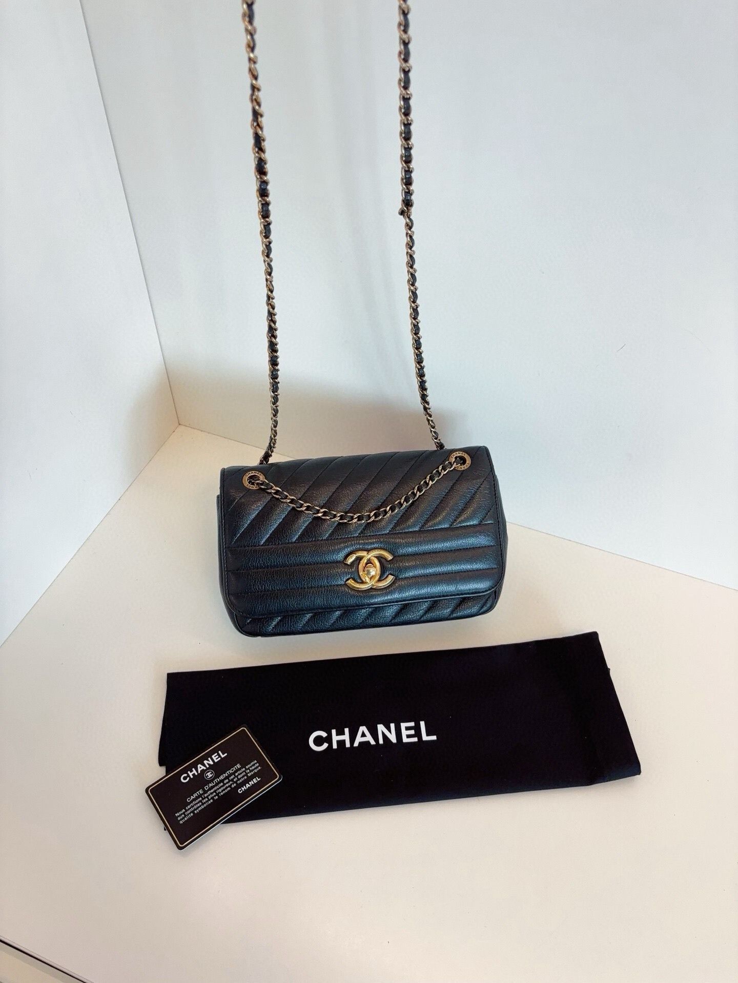 Chanel Pre-loved Bag Very good condition Size ONE SIZE - 6 Thumbnail