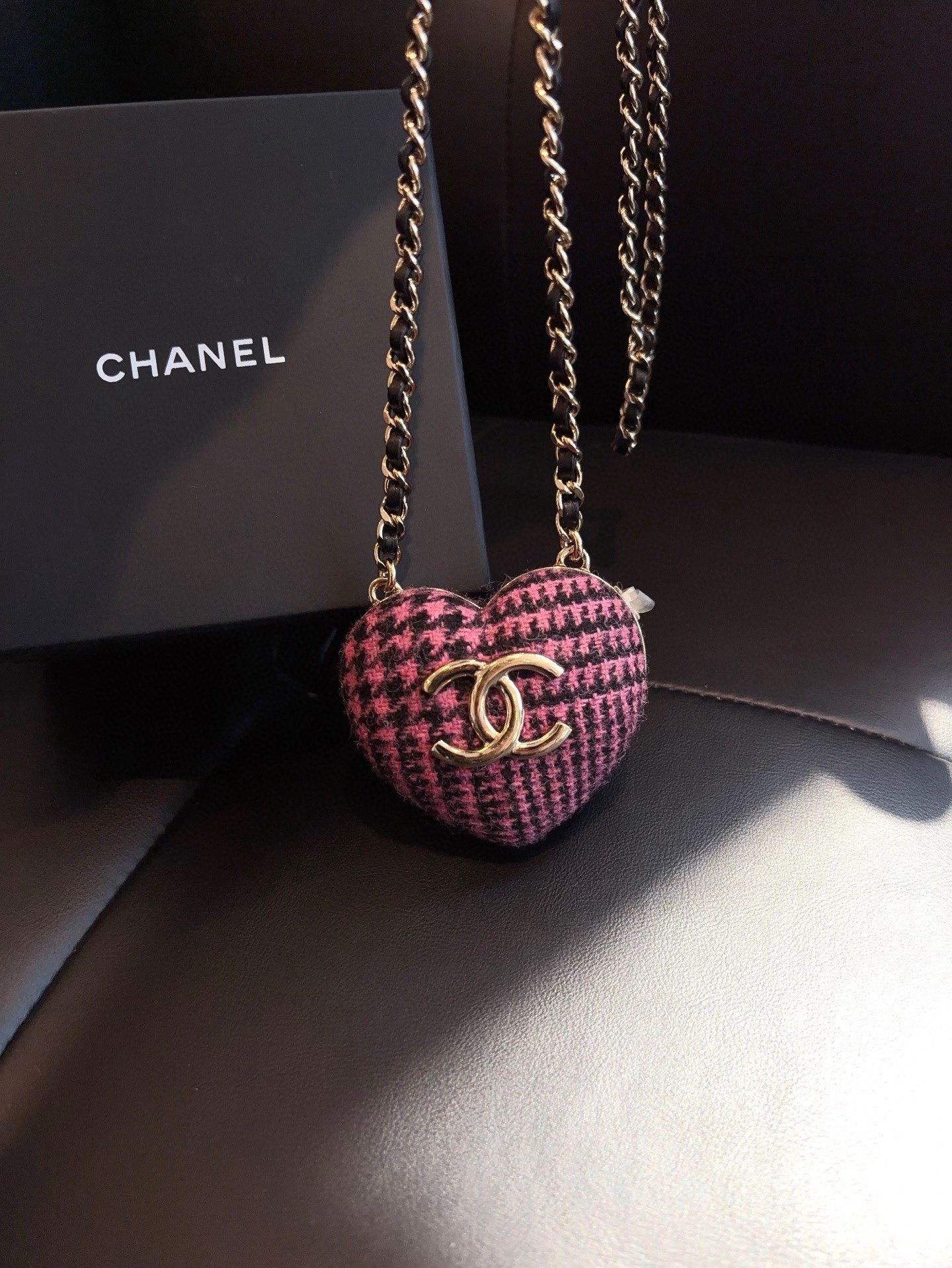 Chanel Pre-loved Bag Very good condition Size ONE SIZE - 6 Thumbnail