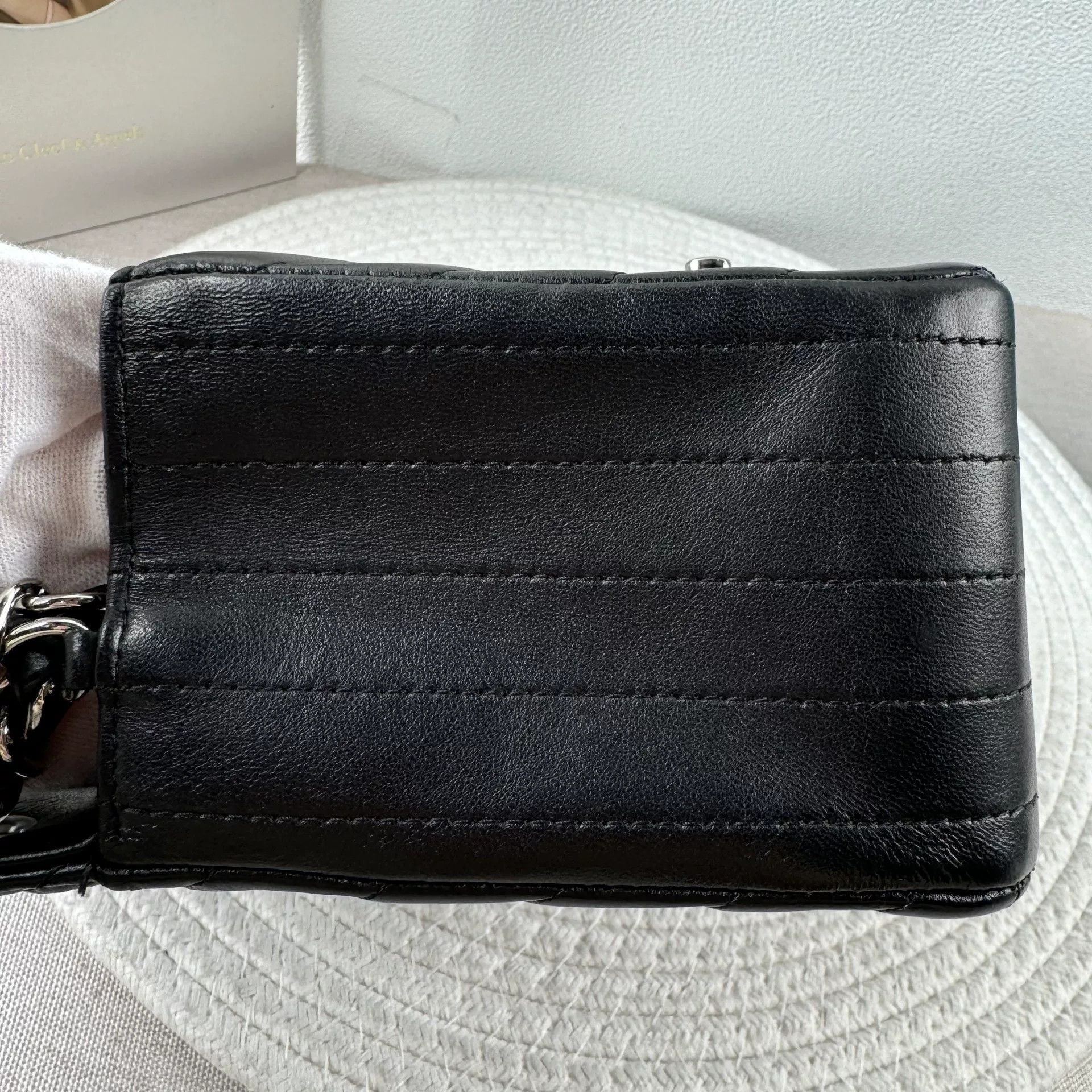Chanel Pre-loved Bag Very good condition Size ONE SIZE - 5 Thumbnail